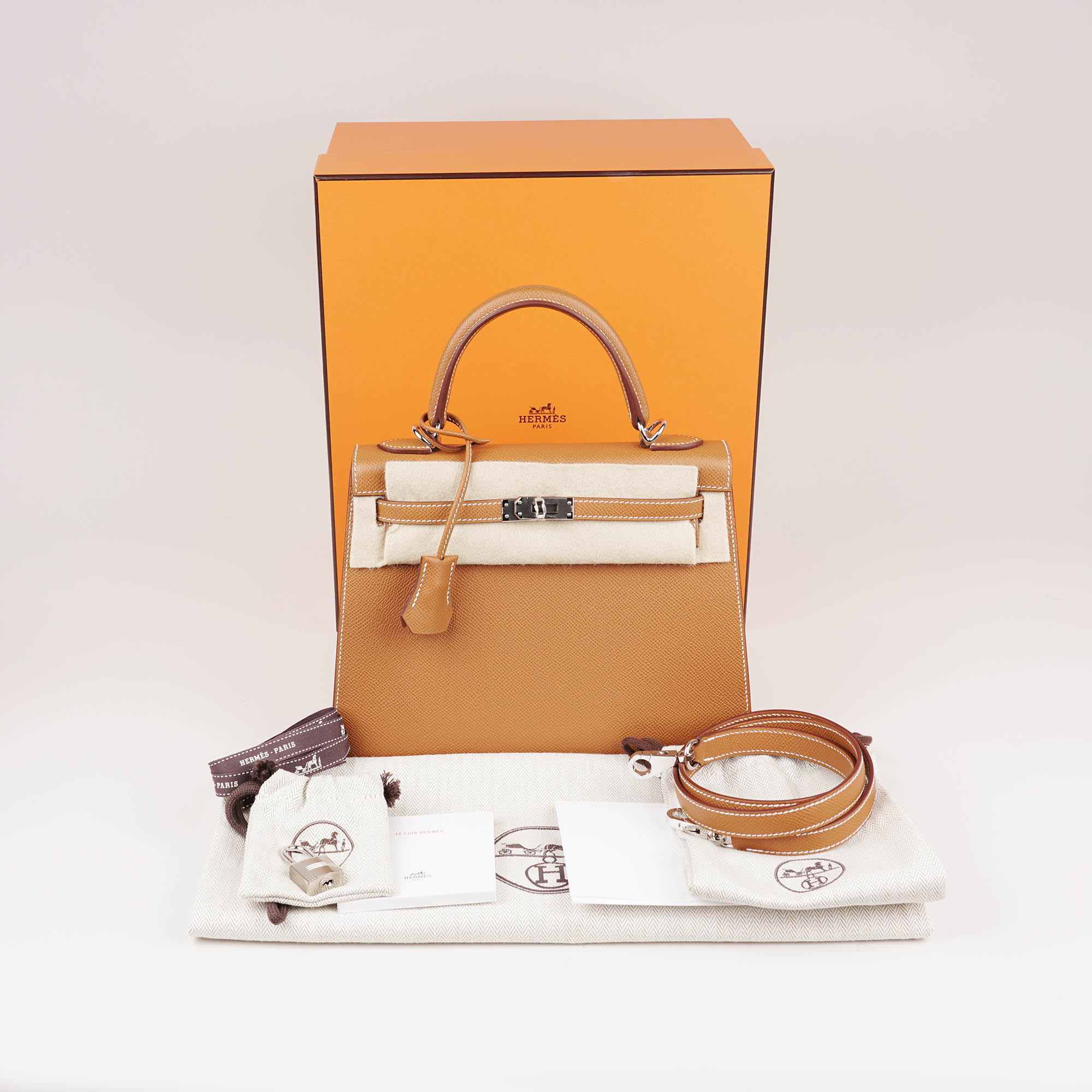 Kelly 25 Sellier Handbag 2024 - HERMÈS - Affordable Luxury image