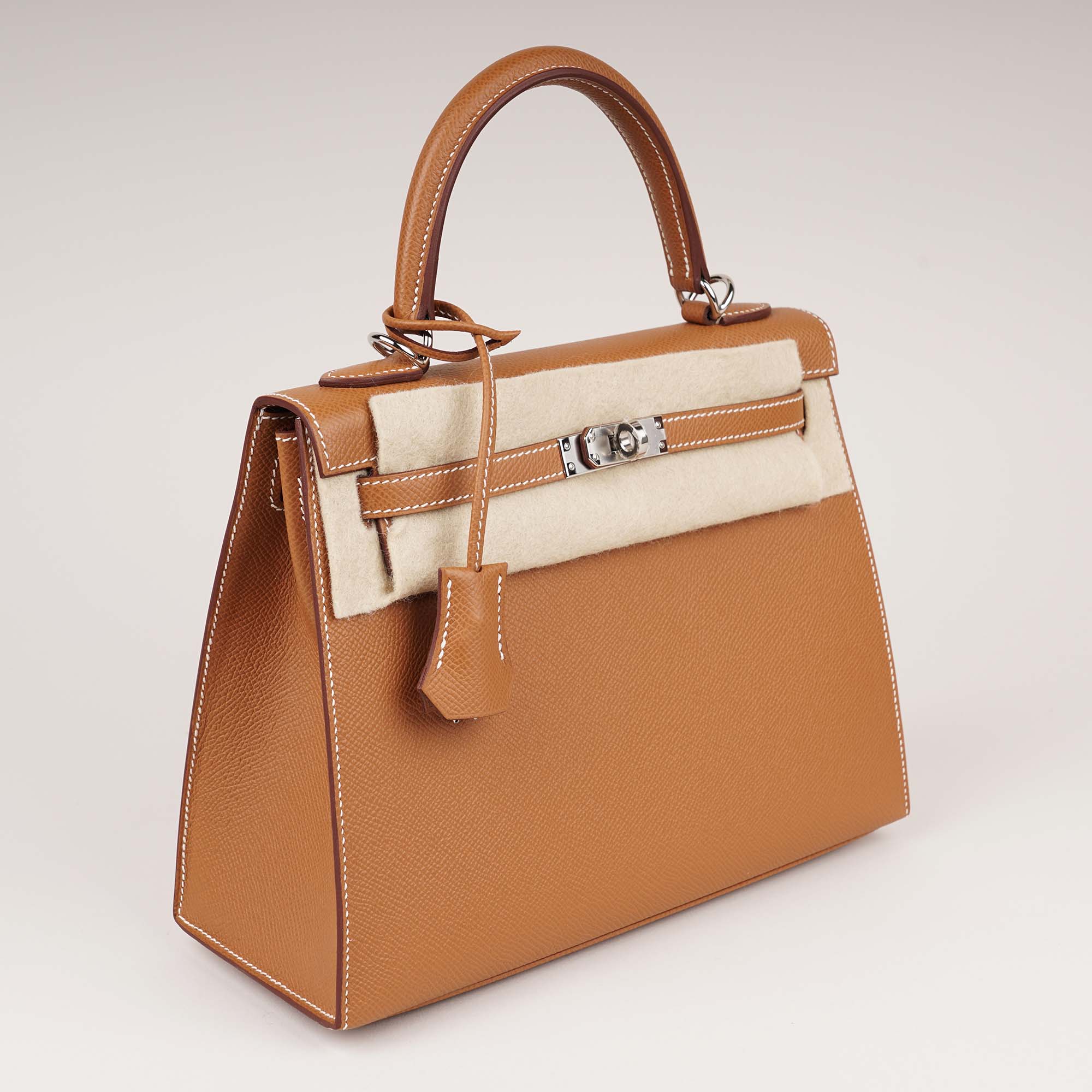 Kelly 25 Sellier Handbag 2024 - HERMÈS - Affordable Luxury image