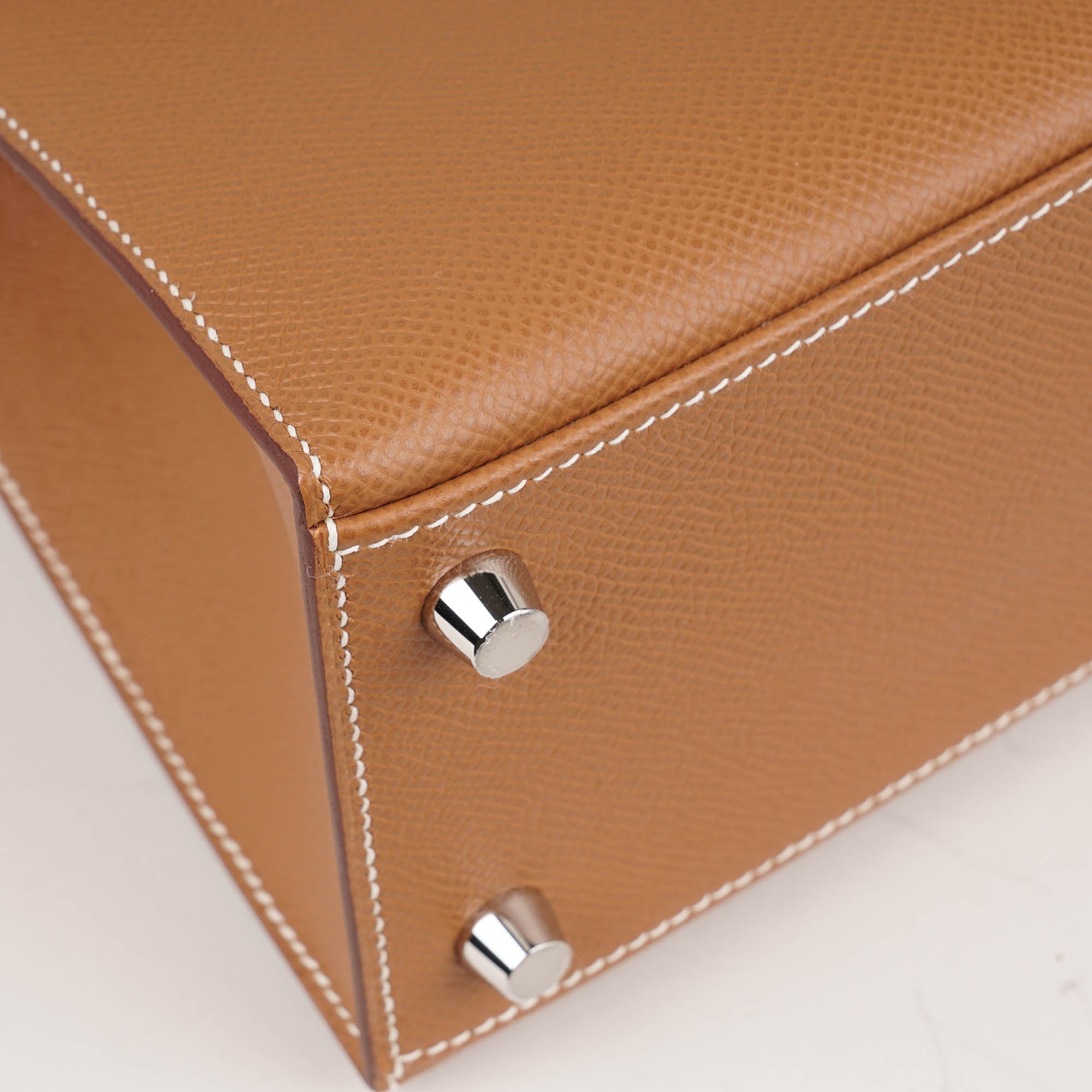 Kelly 25 Sellier Handbag 2024 - HERMÈS - Affordable Luxury image