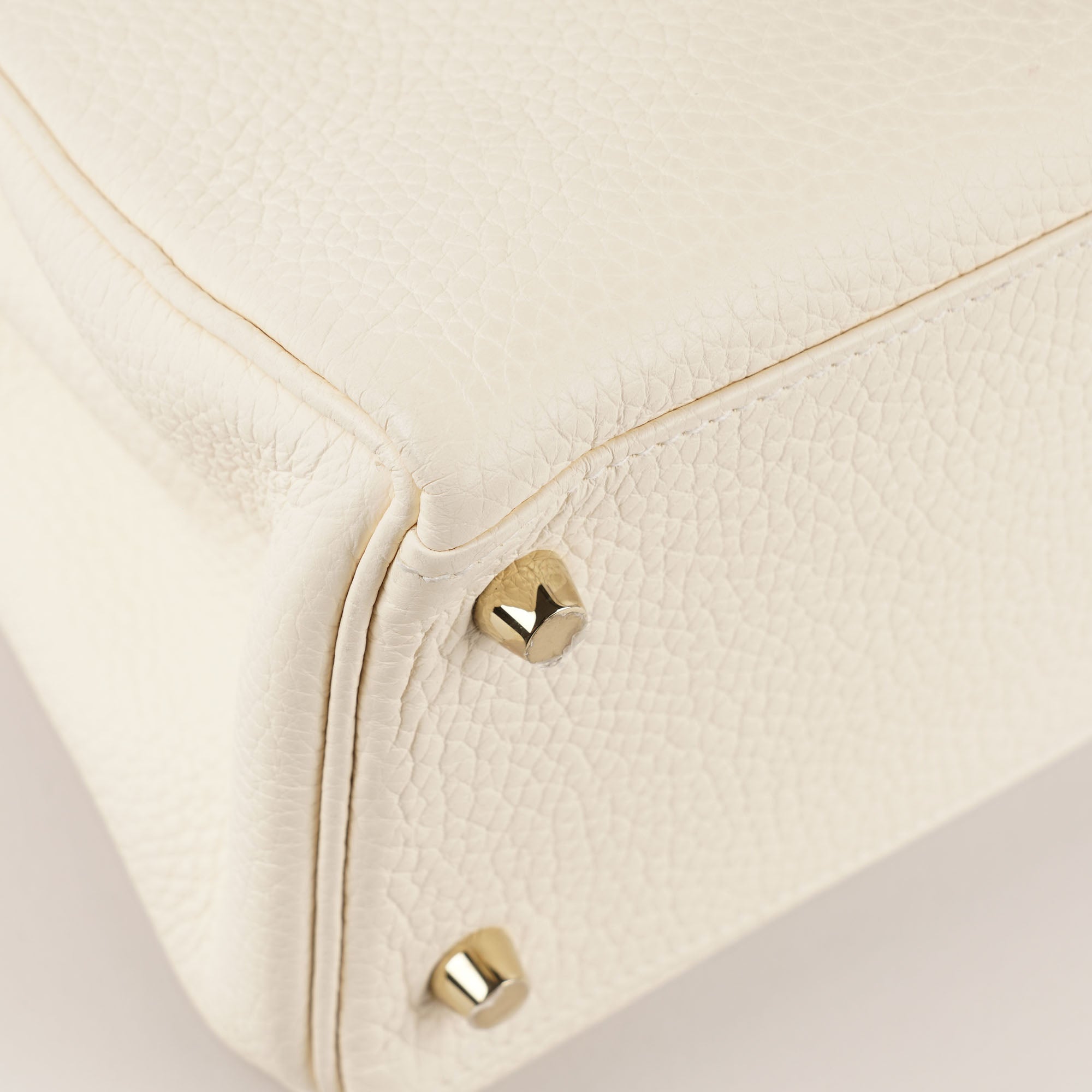 Kelly 28 Retourne Handbag - HERMÈS - Affordable Luxury image