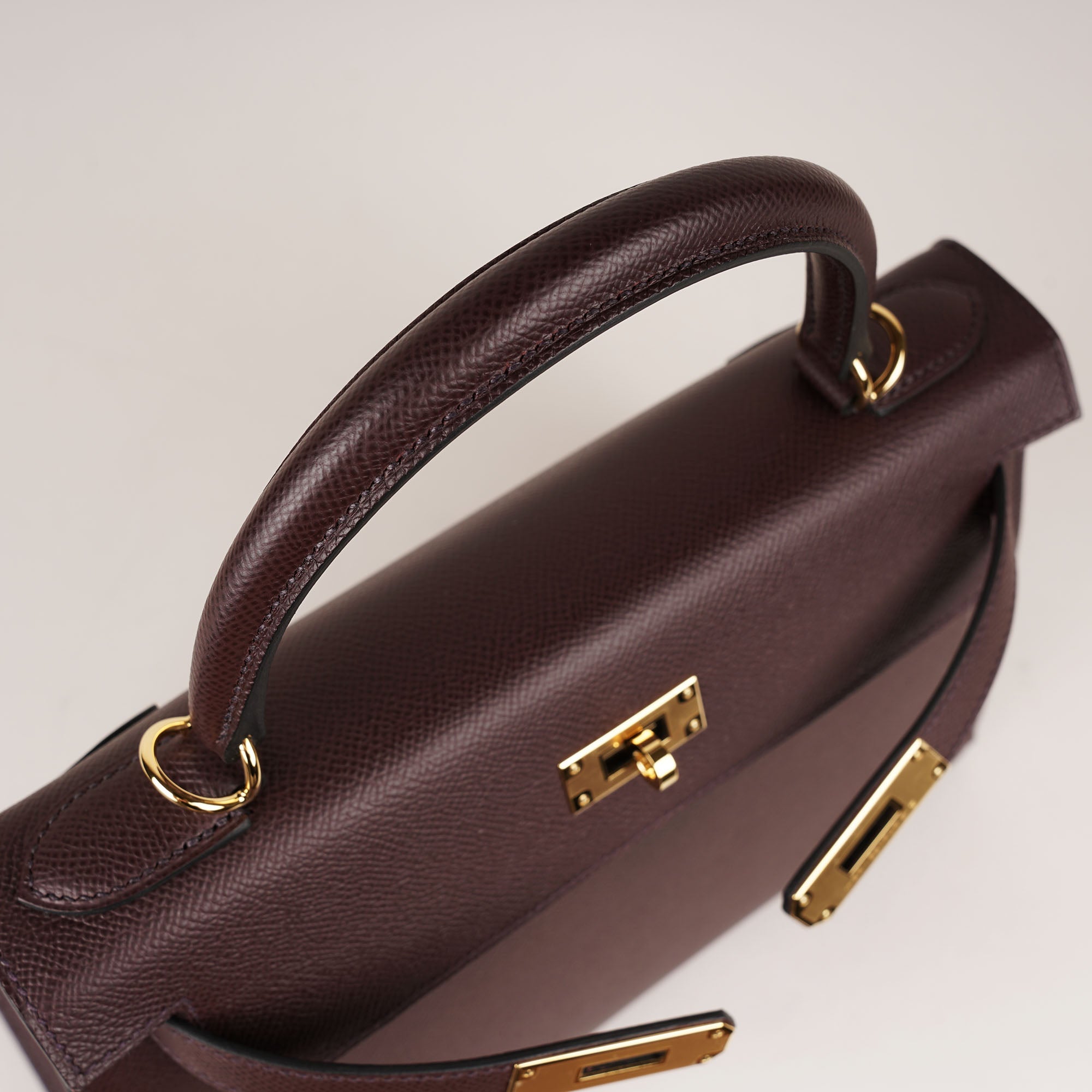 Kelly 28 Sellier Handbag - HERMÈS - Affordable Luxury image