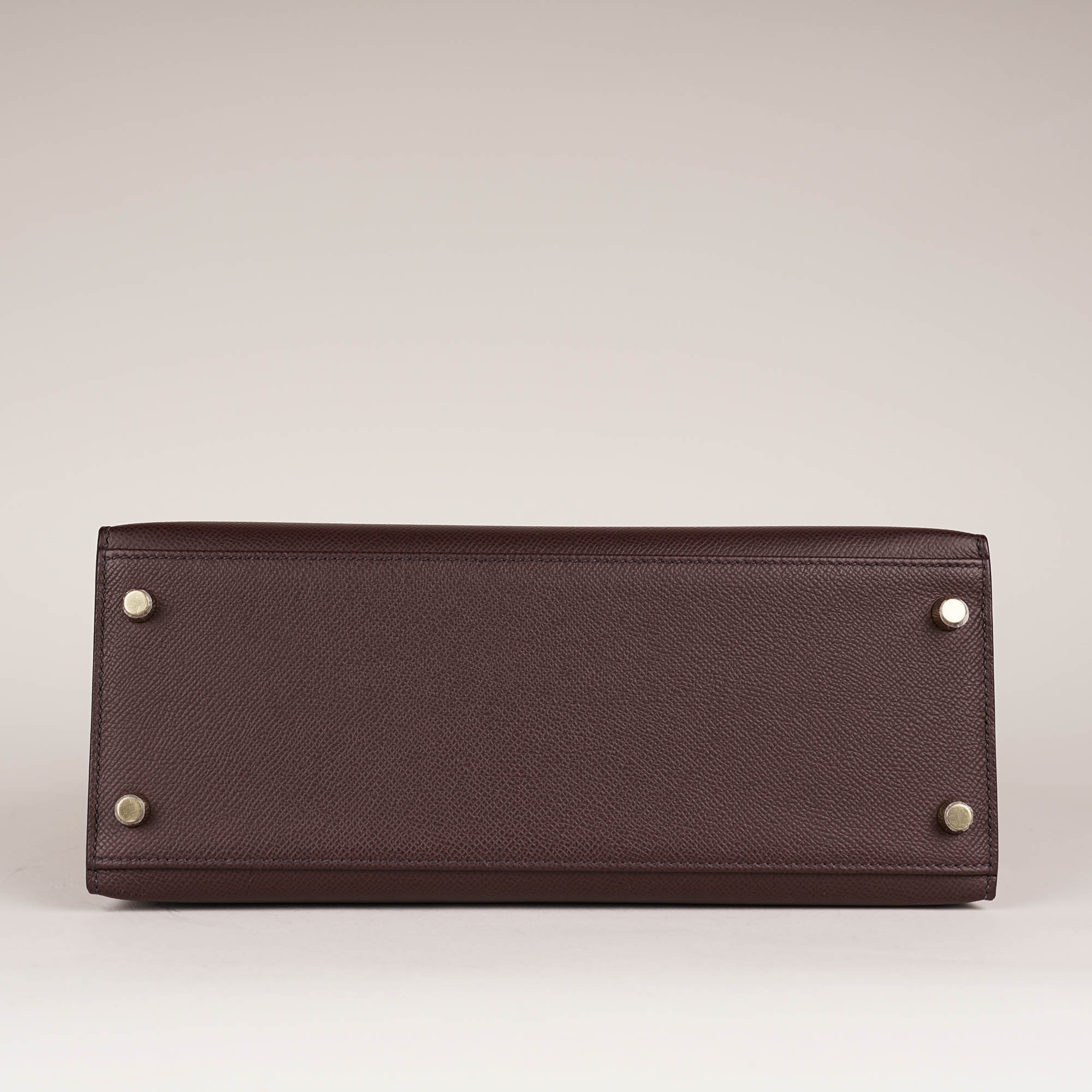 Kelly 28 Sellier Handbag - HERMÈS - Affordable Luxury image