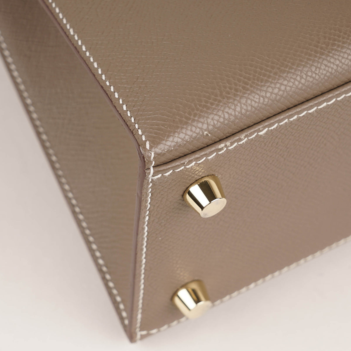 Kelly II Sellier 25 Handbag - HERMÈS - Affordable Luxury image
