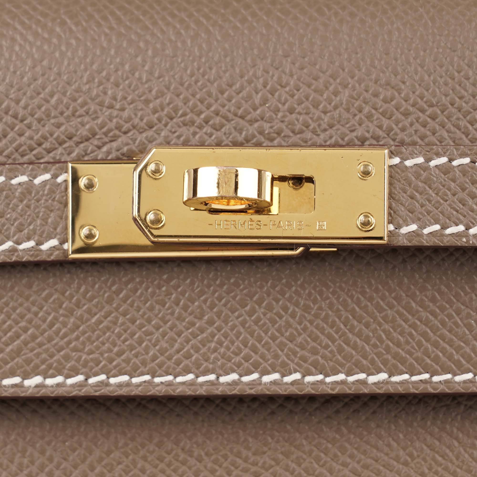 Kelly II Sellier 25 Handbag - HERMÈS - Affordable Luxury image