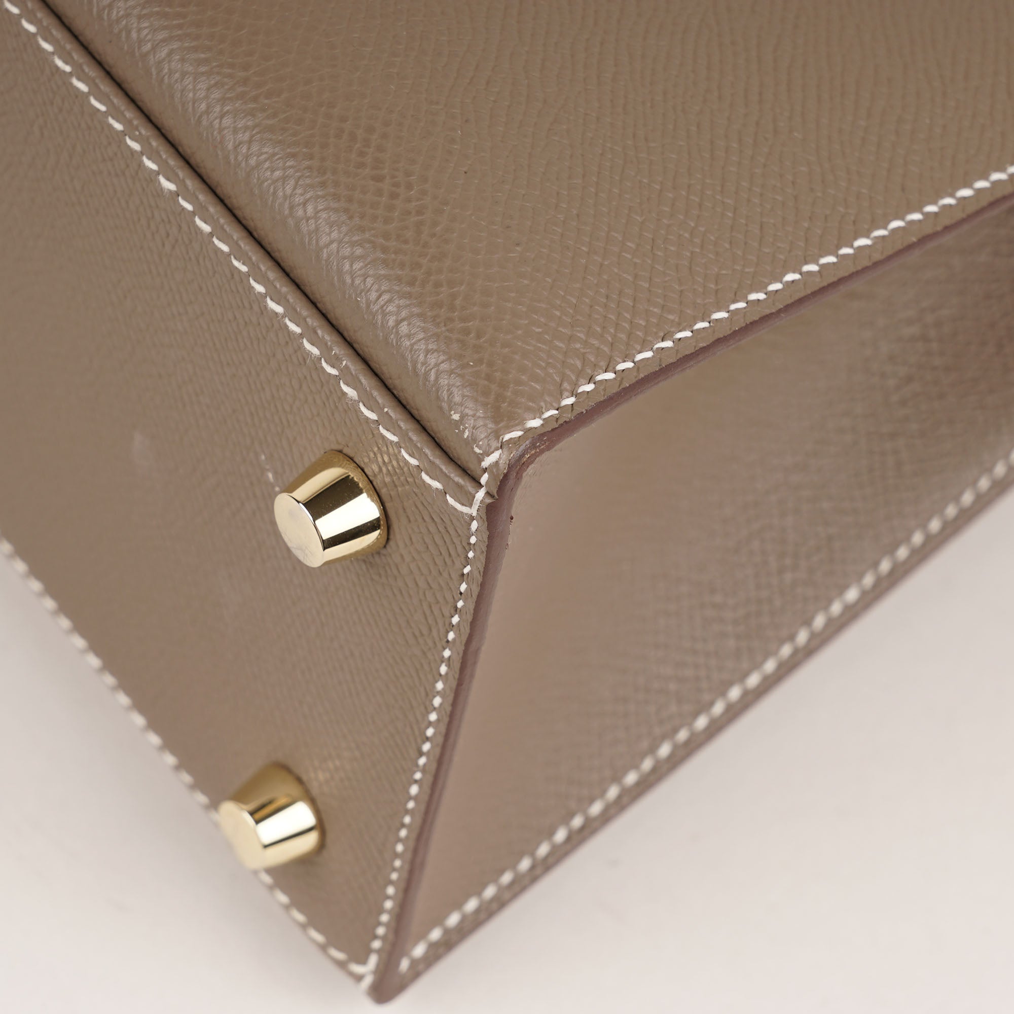Kelly II Sellier 25 Handbag - HERMÈS - Affordable Luxury image