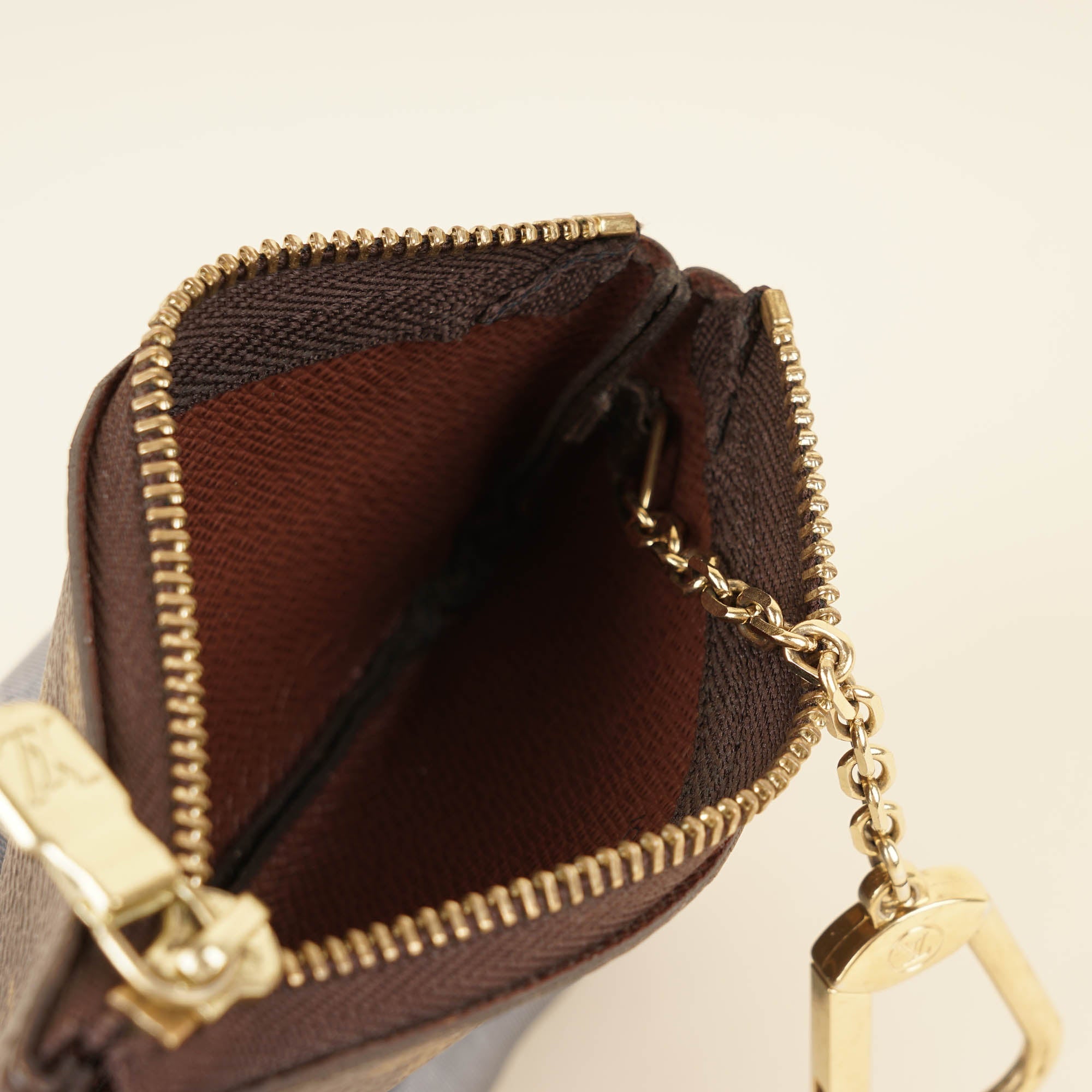 Key Pouch - LOUIS VUITTON - Affordable Luxury image