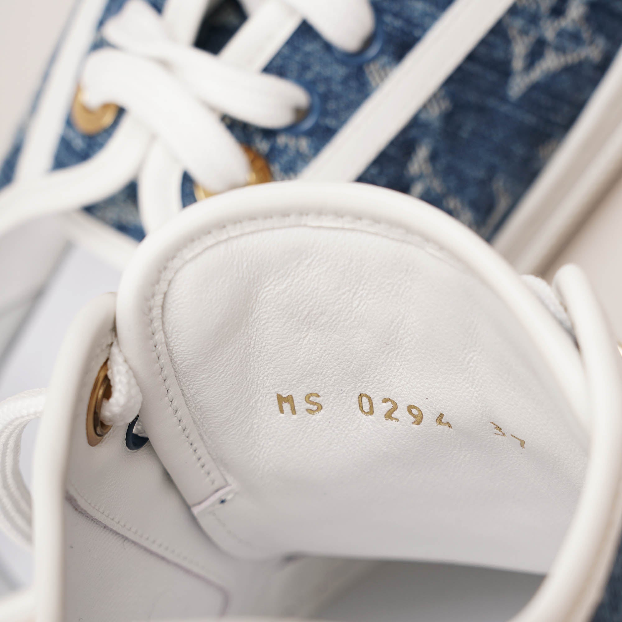 Lagoon Sneakers 37 - LOUIS VUITTON - Affordable Luxury image
