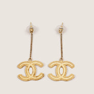 Large CC Drop Earrings - CHANEL - Affordable Luxury thumbnail image