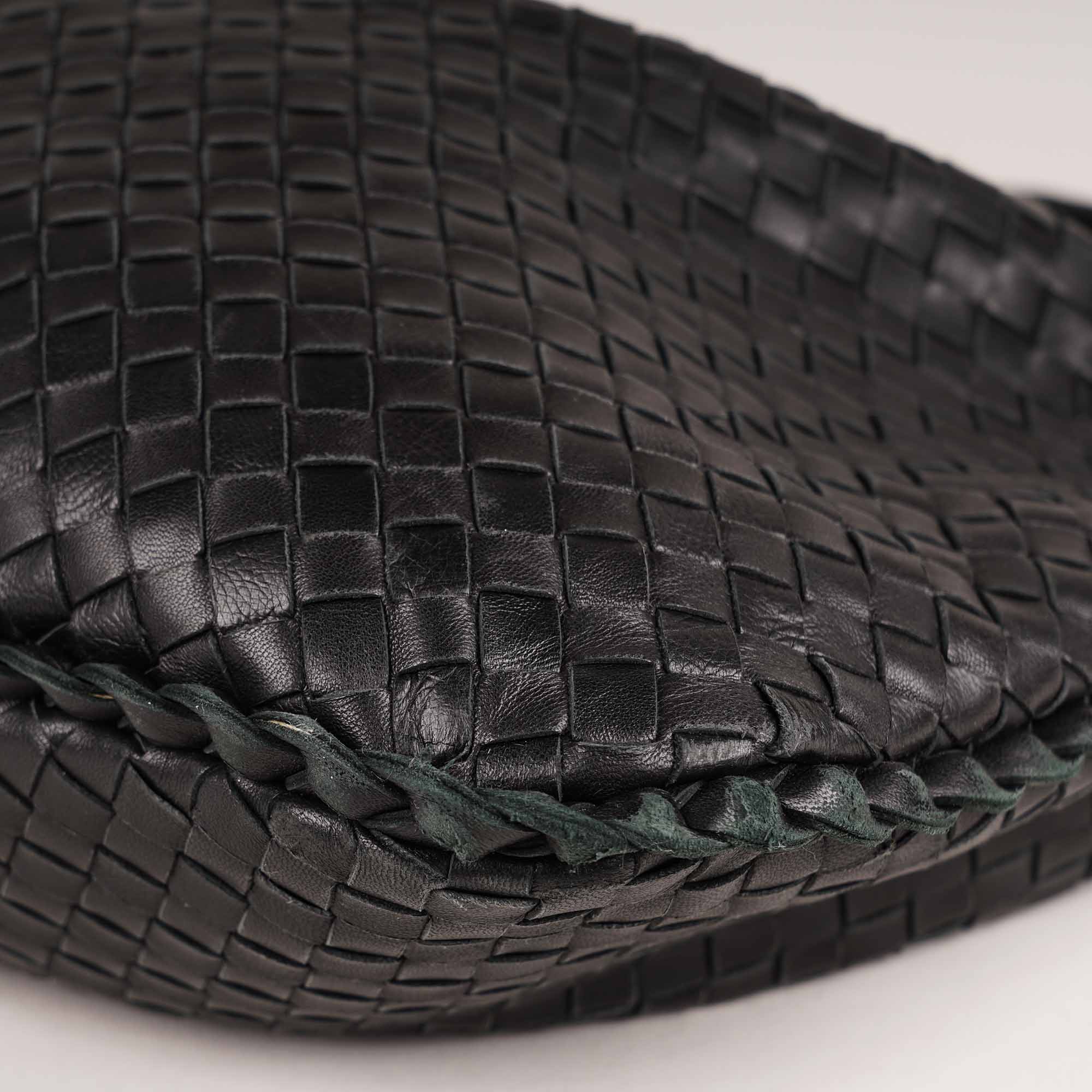 Large Intrecciatio Hobo Bag - BOTTEGA VENETA - Affordable Luxury image