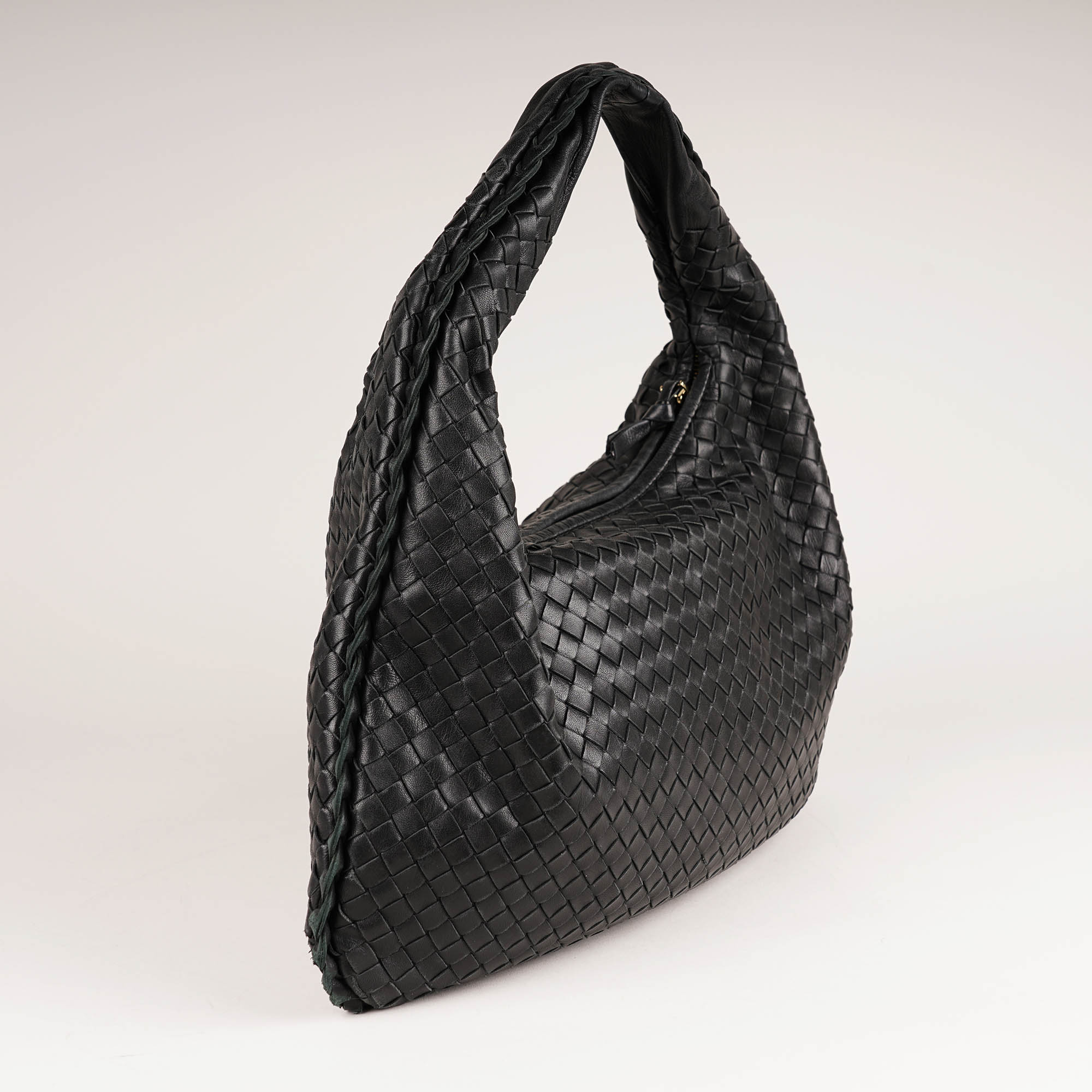 Large Intrecciatio Hobo Bag - BOTTEGA VENETA - Affordable Luxury image