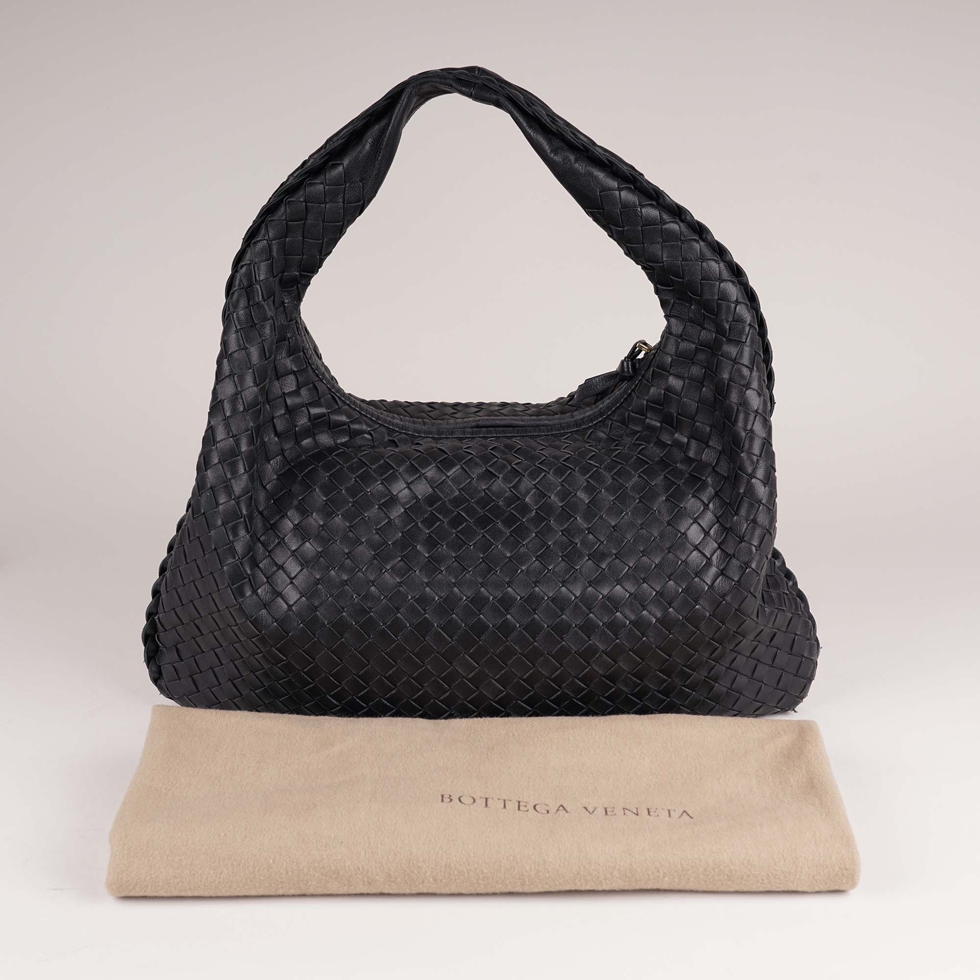 Large Intrecciatio Hobo Bag - BOTTEGA VENETA - Affordable Luxury image