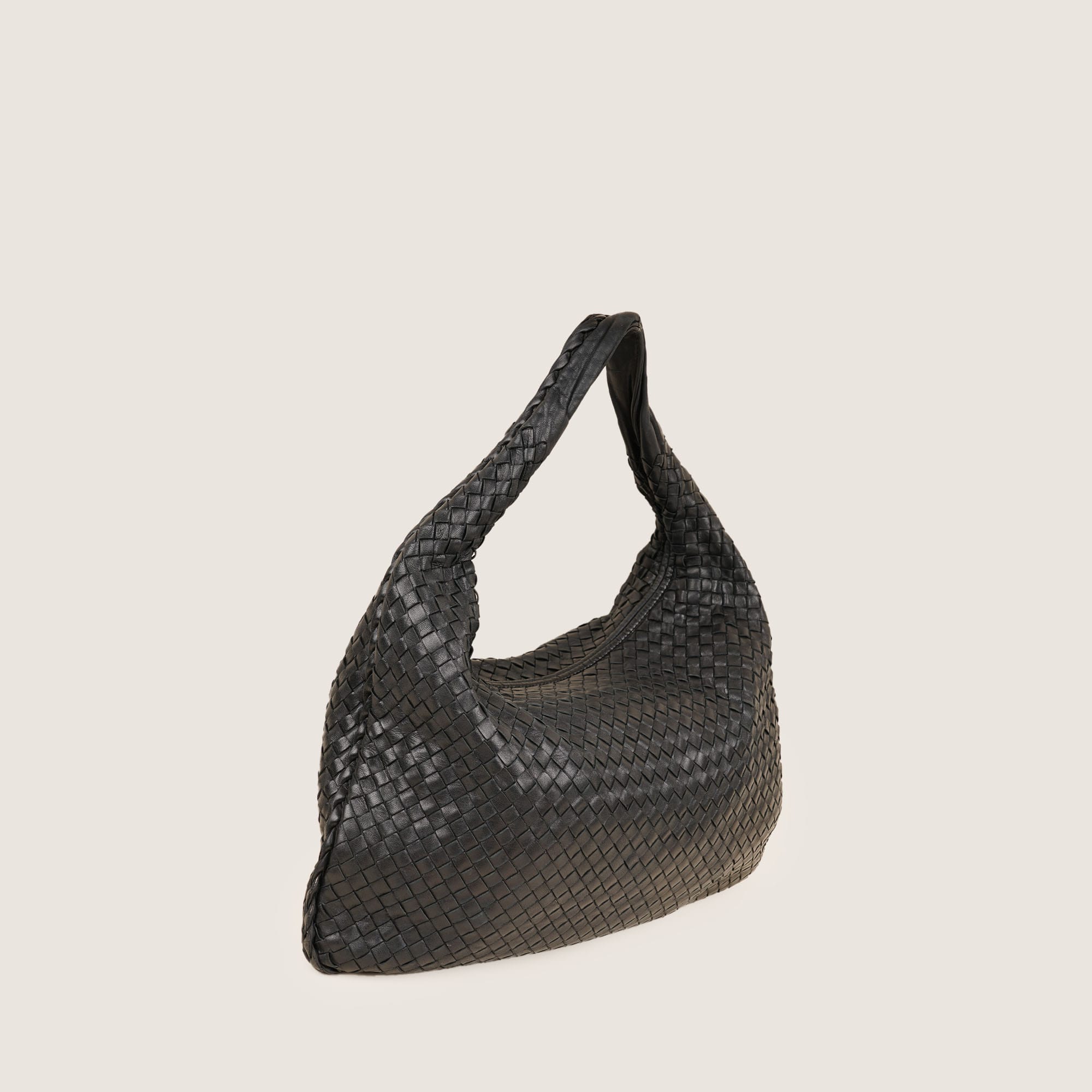 Large Intrecciatio Hobo Bag - BOTTEGA VENETA - Affordable Luxury image