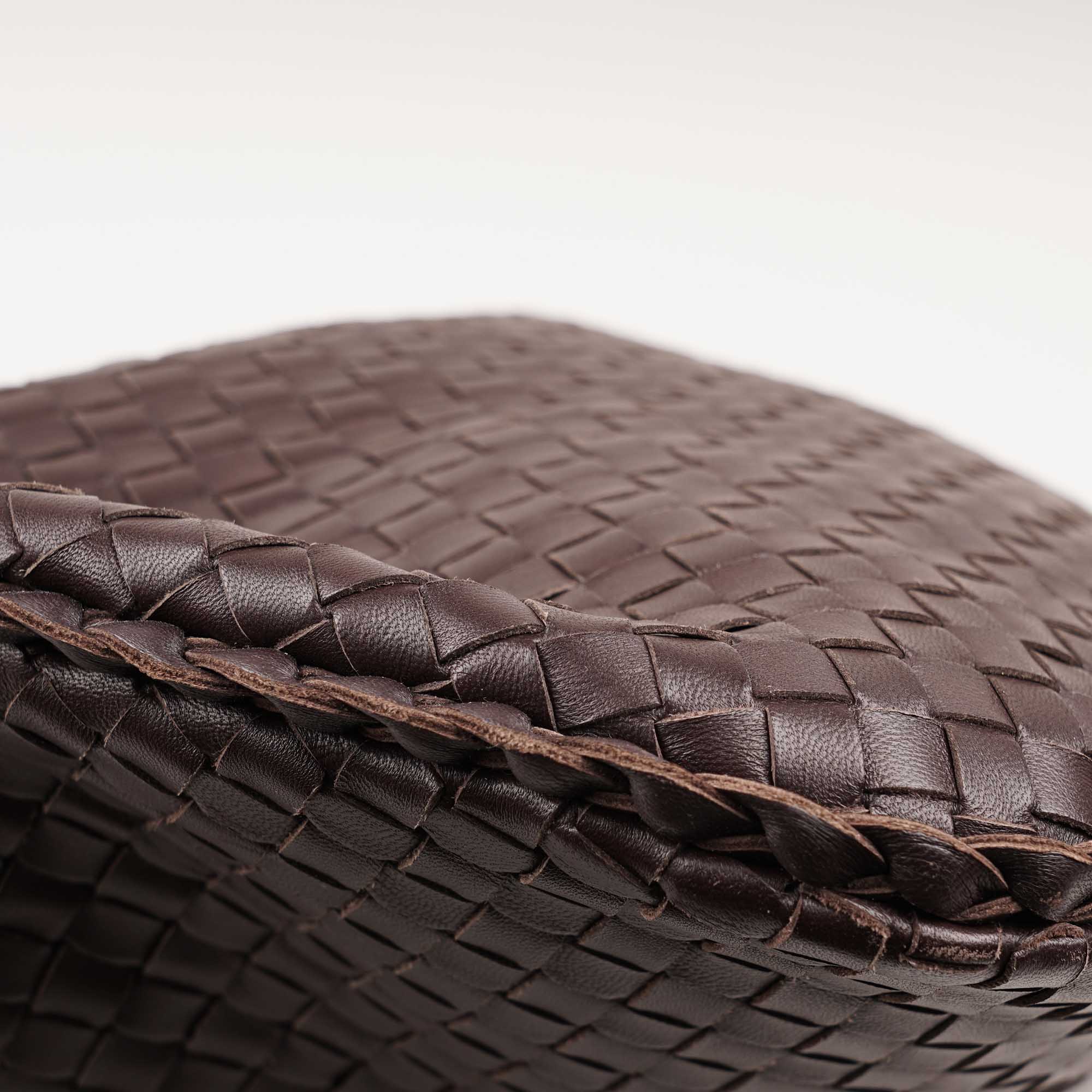 Large Intrecciato Hobo Bag - BOTTEGA VENETA - Affordable Luxury image