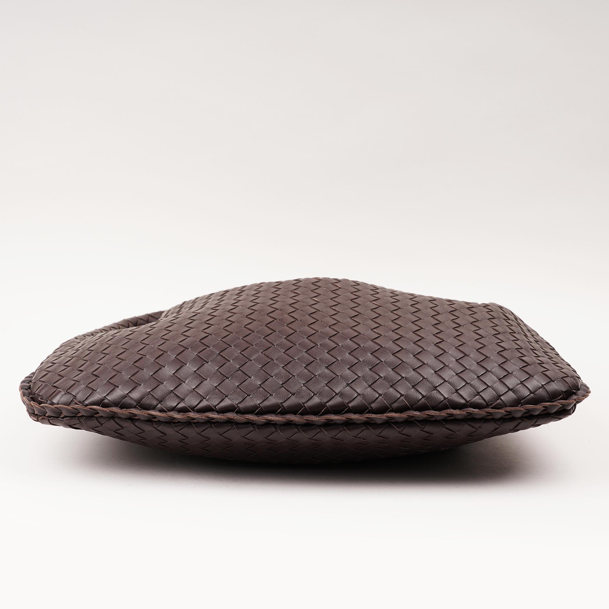 Large Intrecciato Hobo Bag - BOTTEGA VENETA - Affordable Luxury image