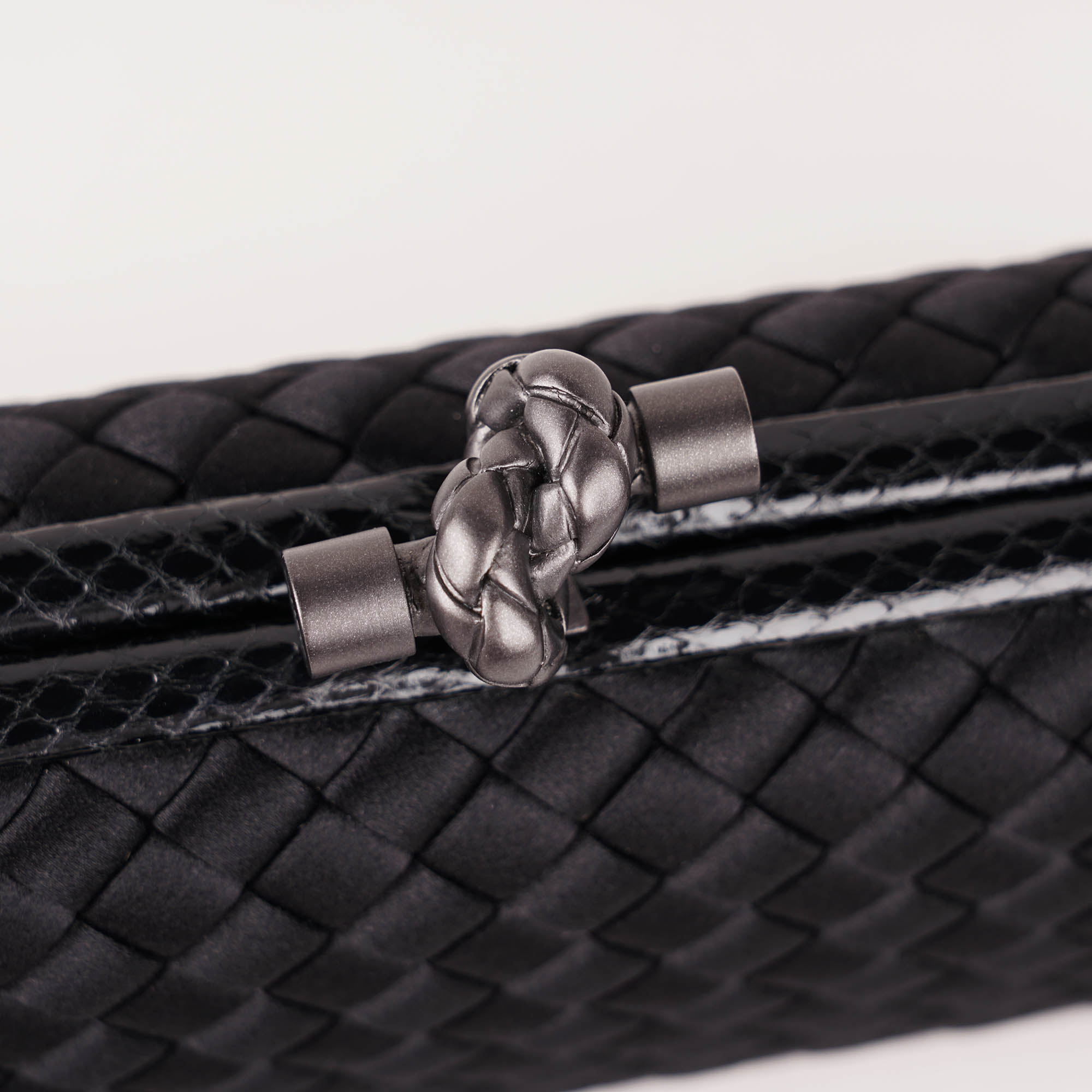 Large Knot Silk Clutch - BOTTEGA VENETA - Affordable Luxury image