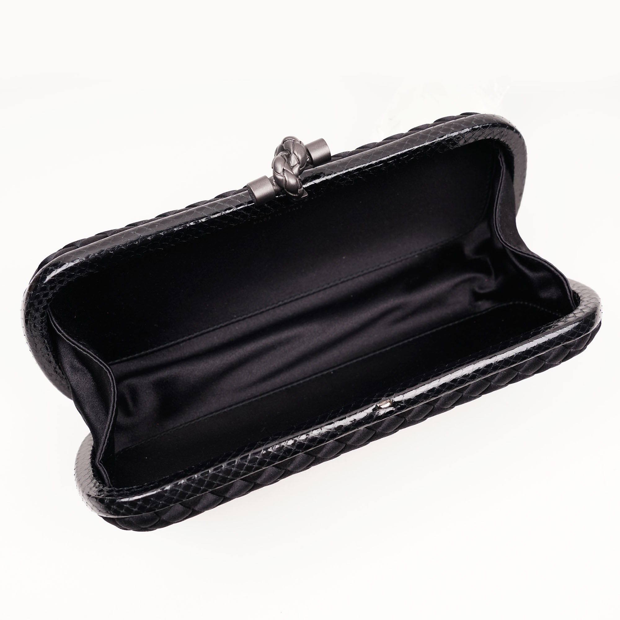 Large Knot Silk Clutch - BOTTEGA VENETA - Affordable Luxury image