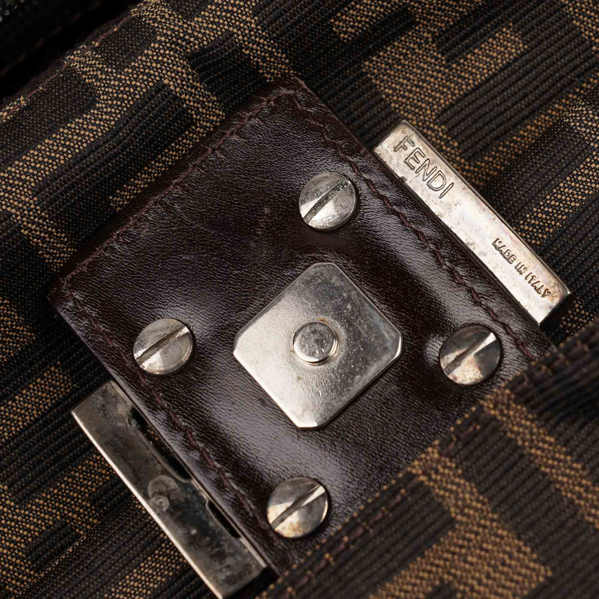 Large Mama Baguette Shoulder Bag - FENDI - Affordable Luxury image