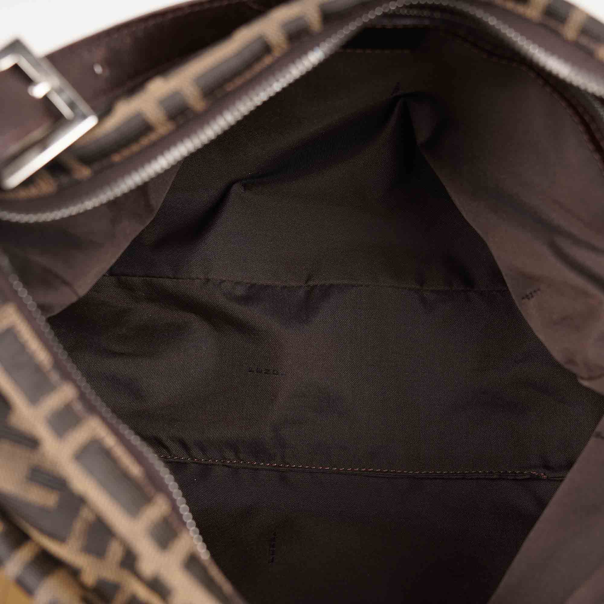 Large Mama Baguette Shoulder Bag - FENDI - Affordable Luxury image