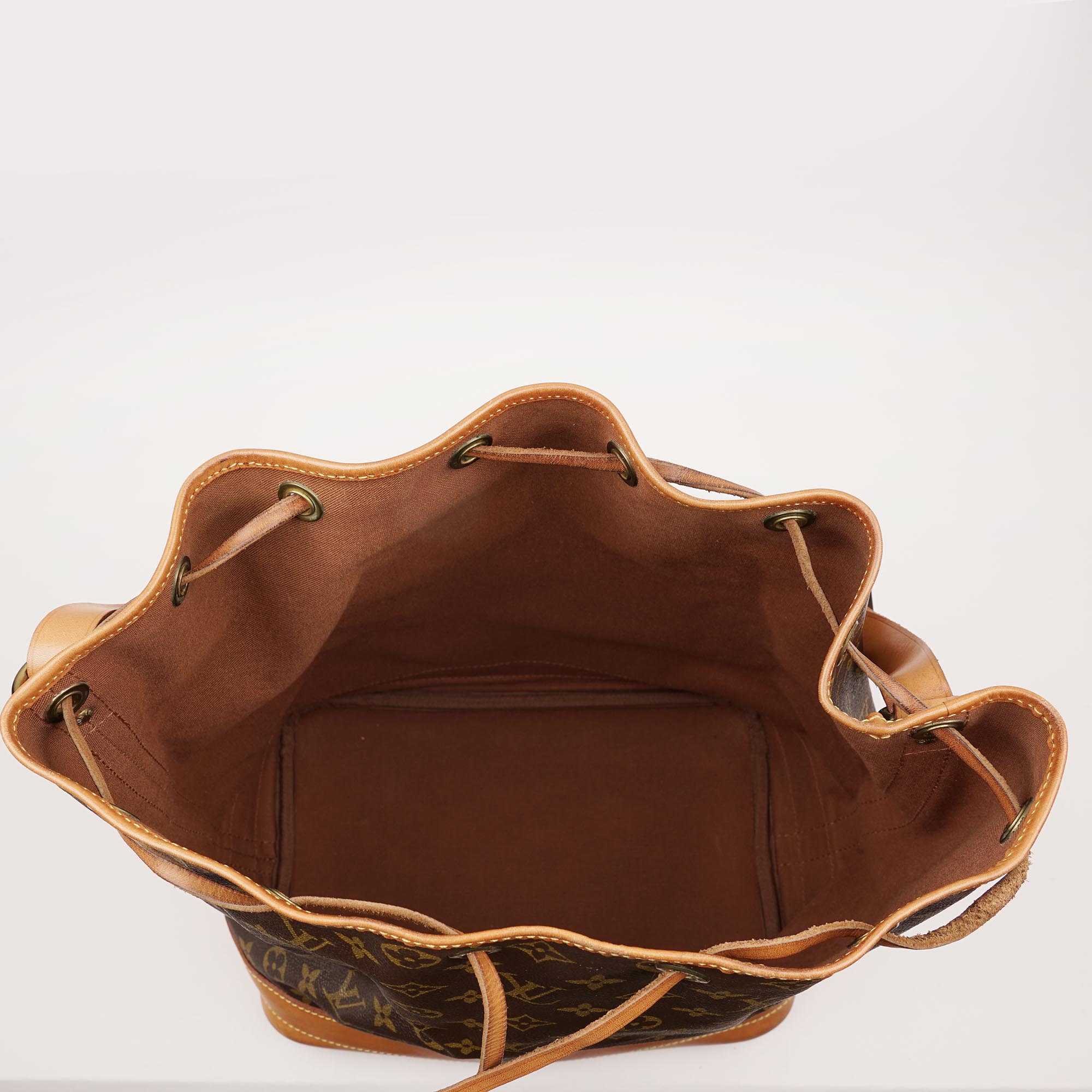 Large Noe Bucket - LOUIS VUITTON - Affordable Luxury image