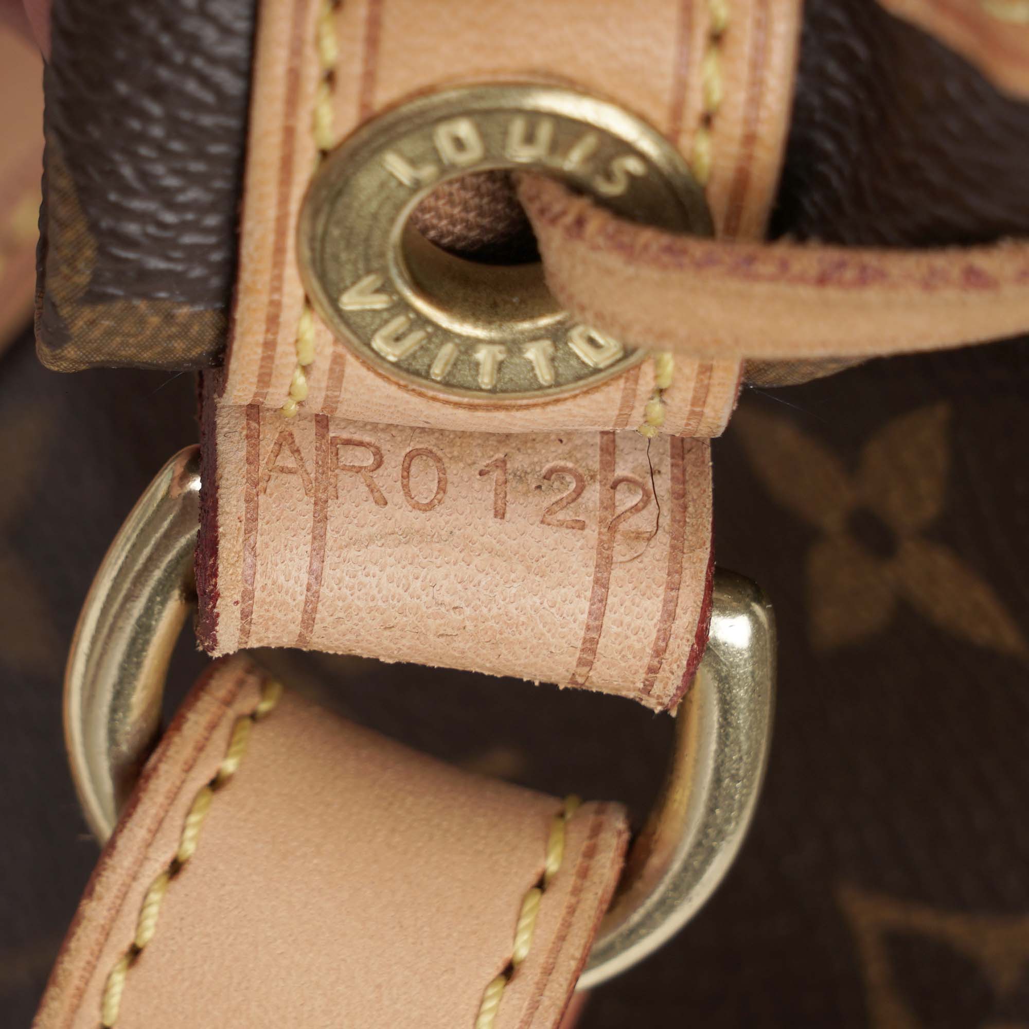 Large Noé Bucket Bag - LOUIS VUITTON - Affordable Luxury image