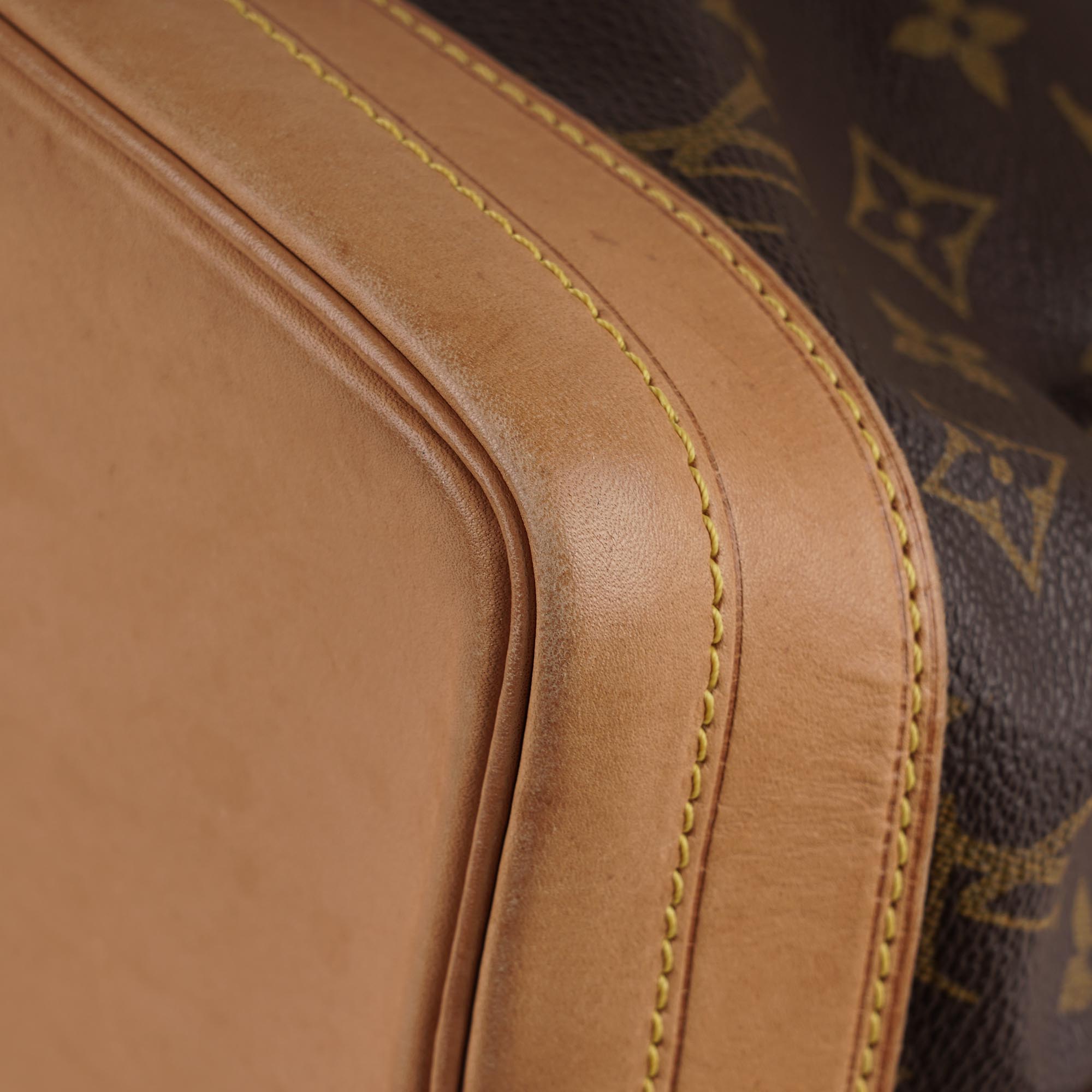 Large Noé Bucket Bag - LOUIS VUITTON - Affordable Luxury image