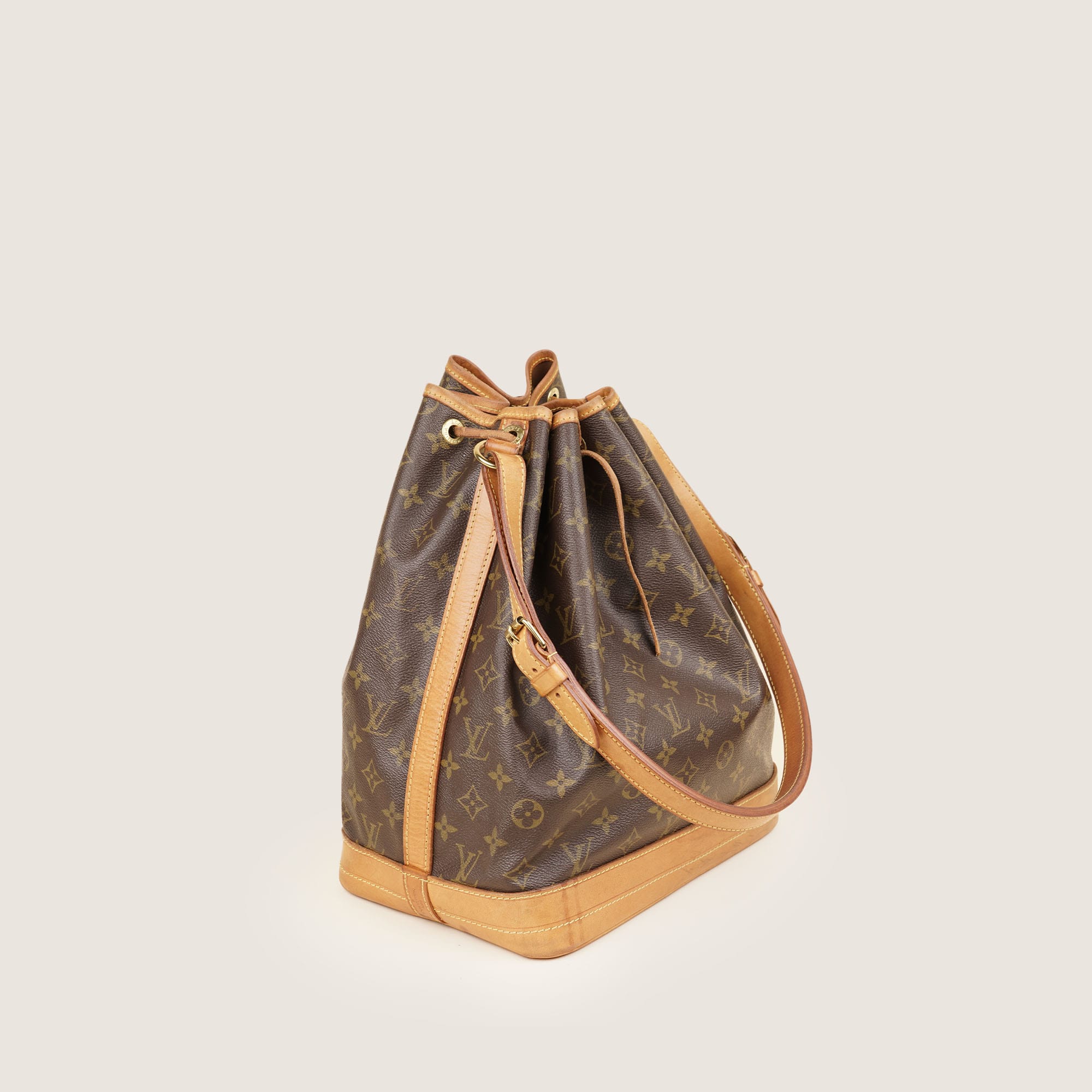 Large Noé Bucket Bag - LOUIS VUITTON - Affordable Luxury image