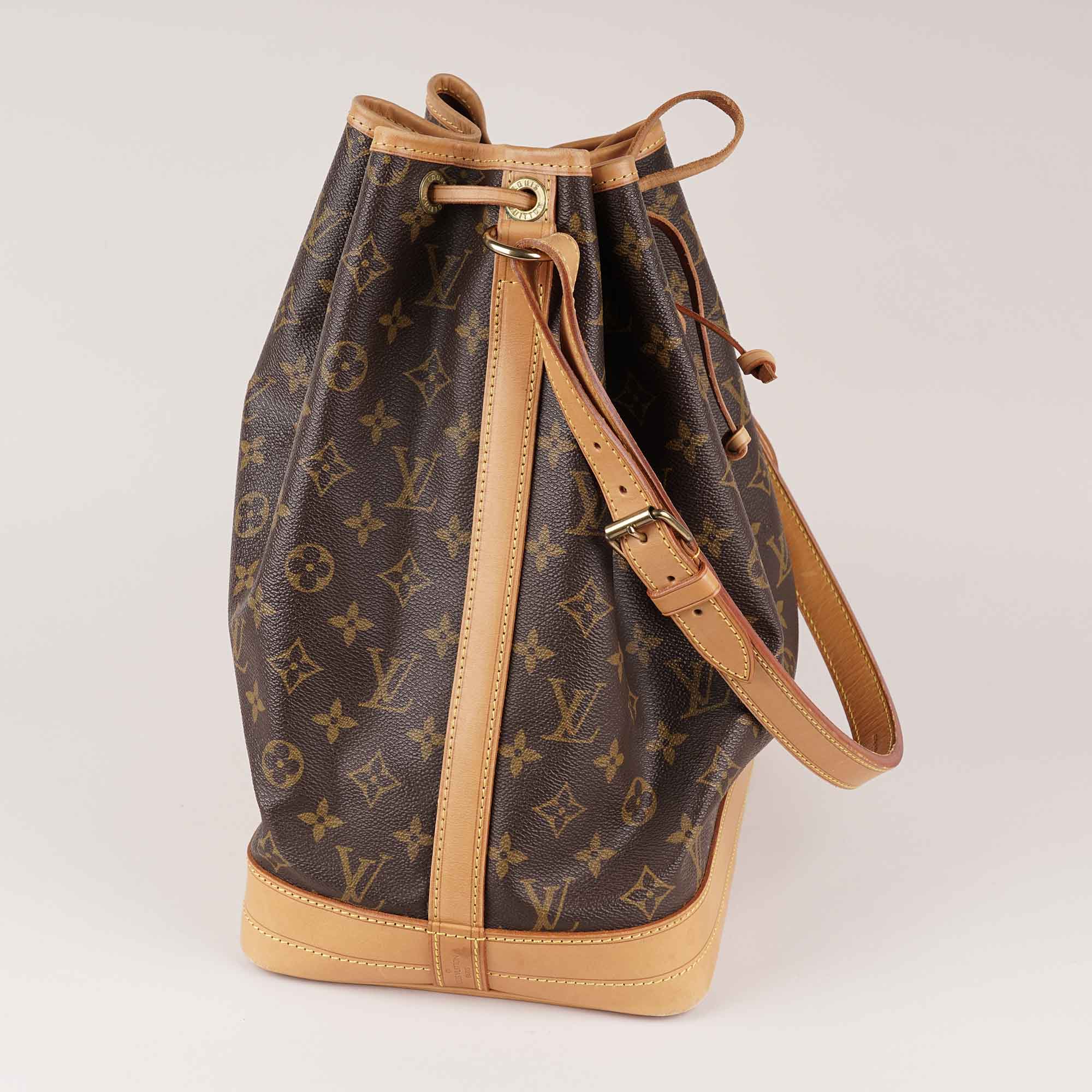 Large Noé Bucket Bag - LOUIS VUITTON - Affordable Luxury image