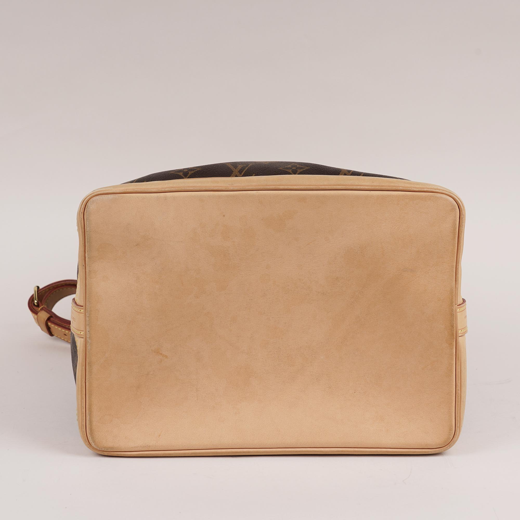 Large Noé Bucket Bag - LOUIS VUITTON - Affordable Luxury image