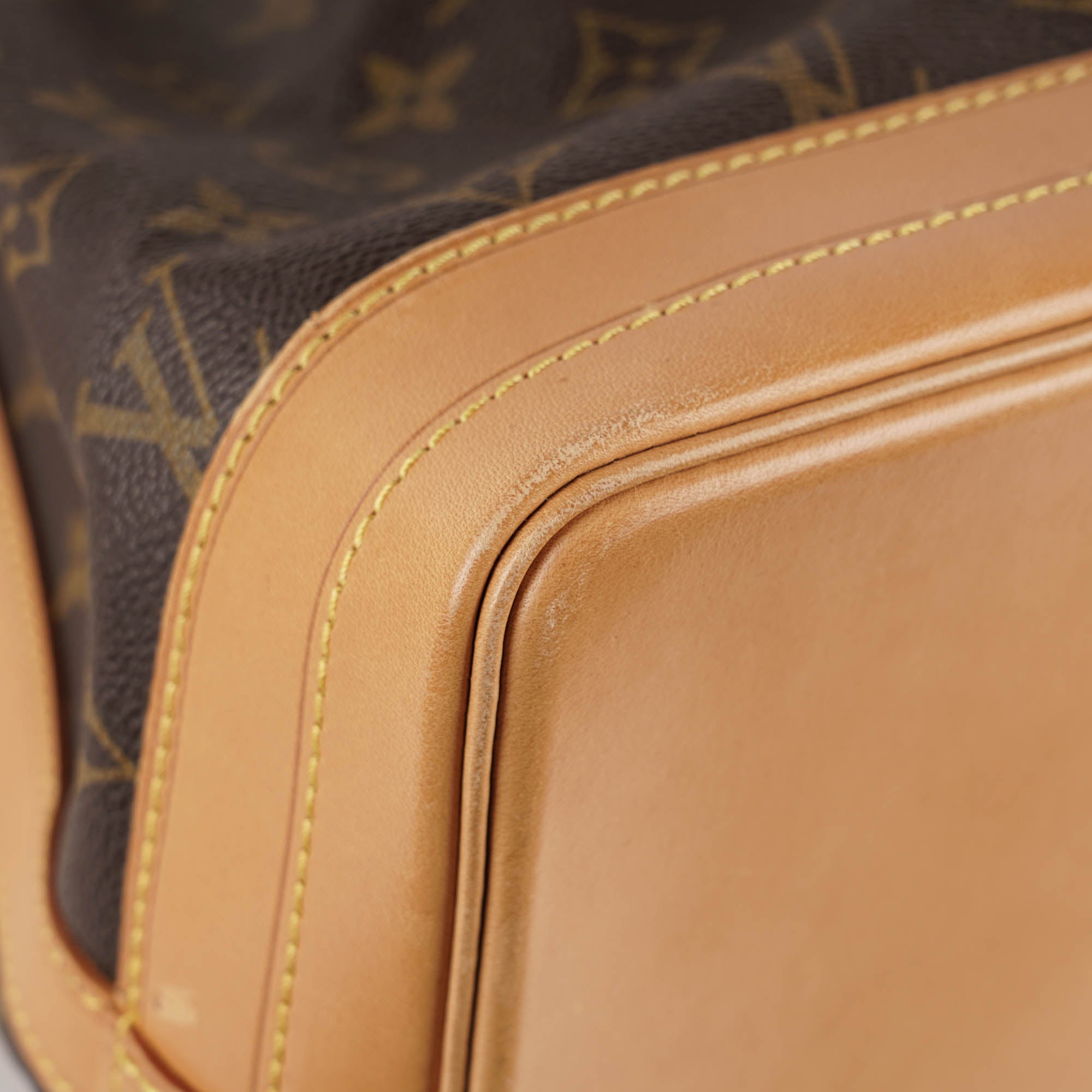 Large Noé Bucket Bag - LOUIS VUITTON - Affordable Luxury image