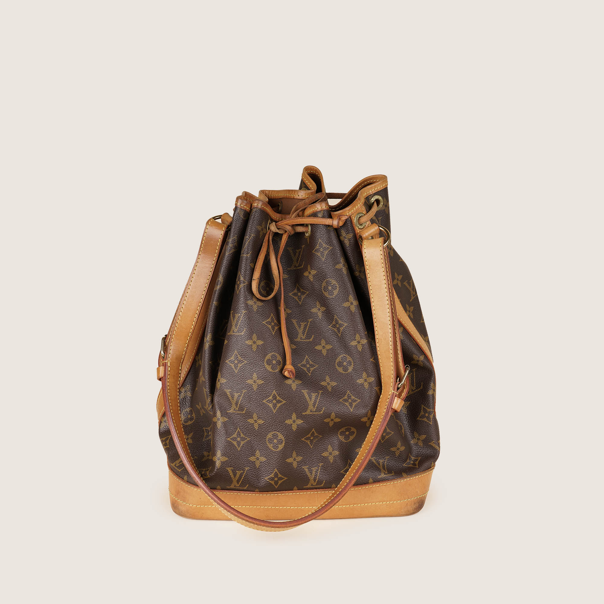 Large Noé Shoulder Bag - LOUIS VUITTON - Affordable Luxury image