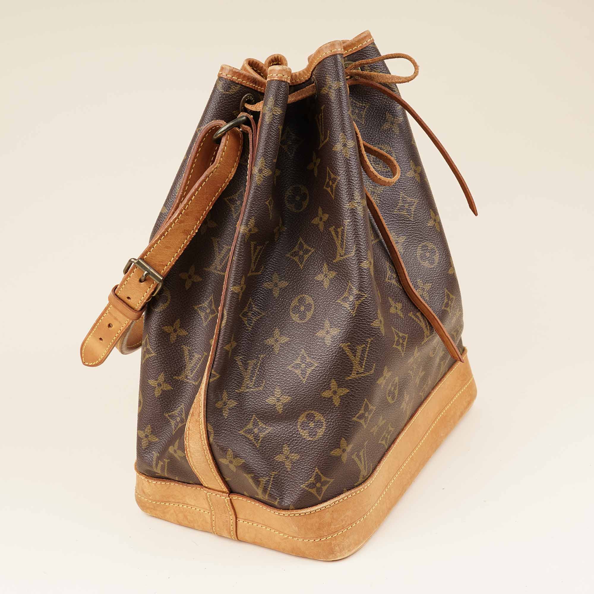 Large Noé Shoulder Bag - LOUIS VUITTON - Affordable Luxury image