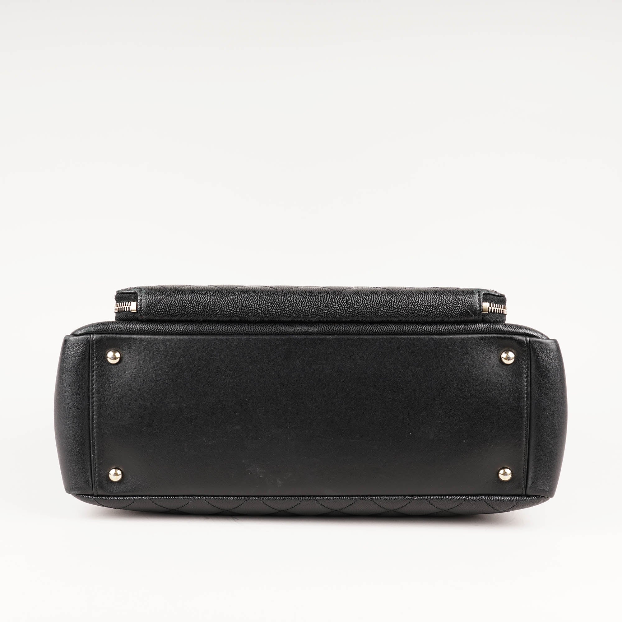 Large Pocket Tote - CHANEL - Affordable Luxury image
