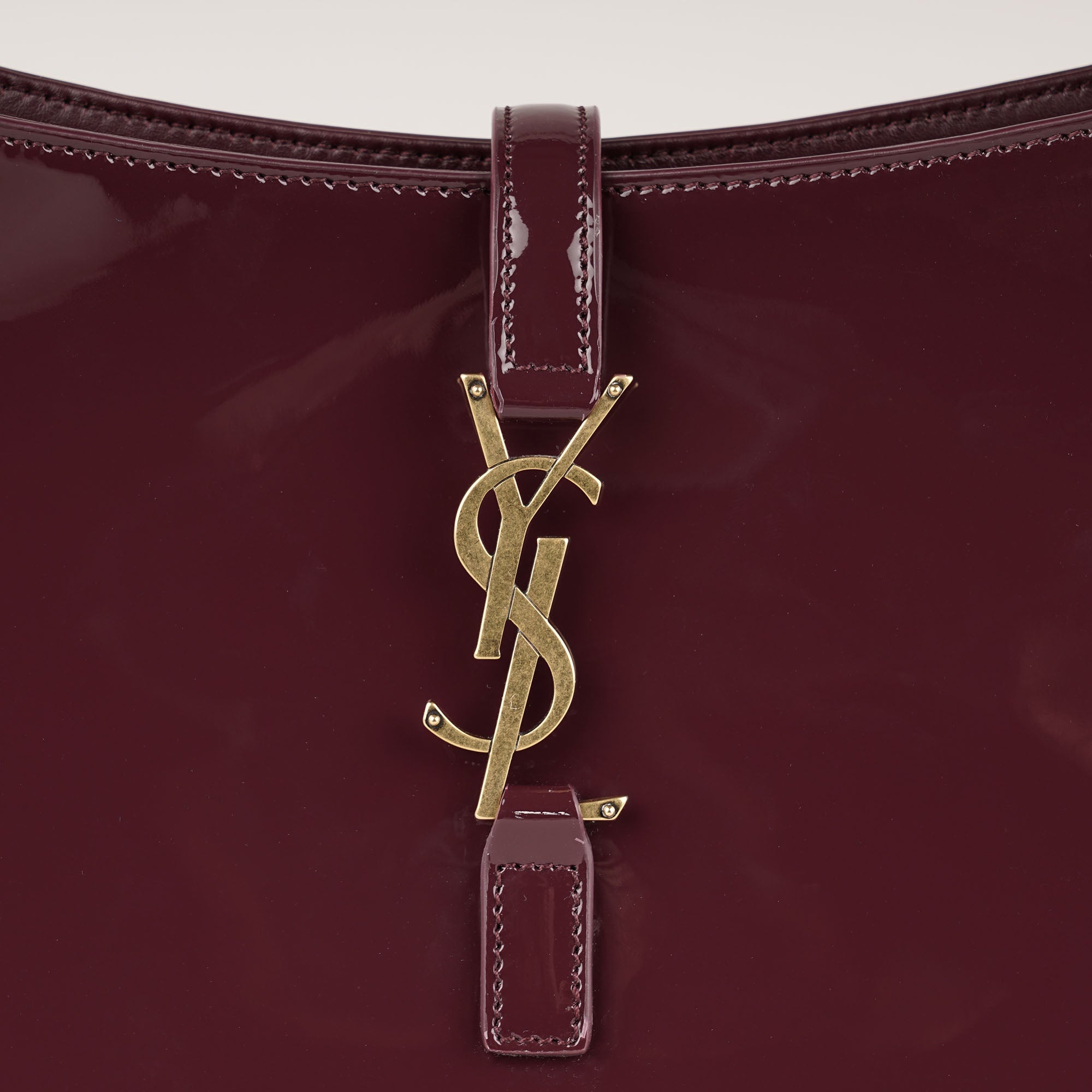 Le 5 á 7 Hobo - SAINT LAURENT - Affordable Luxury image