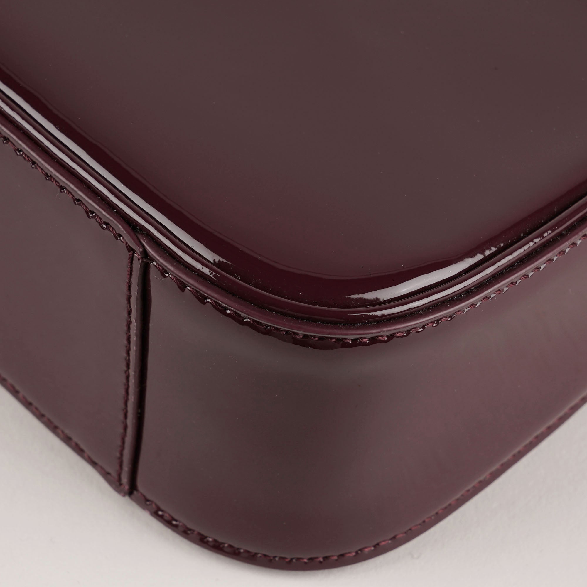 Le 5 á 7 Hobo - SAINT LAURENT - Affordable Luxury image