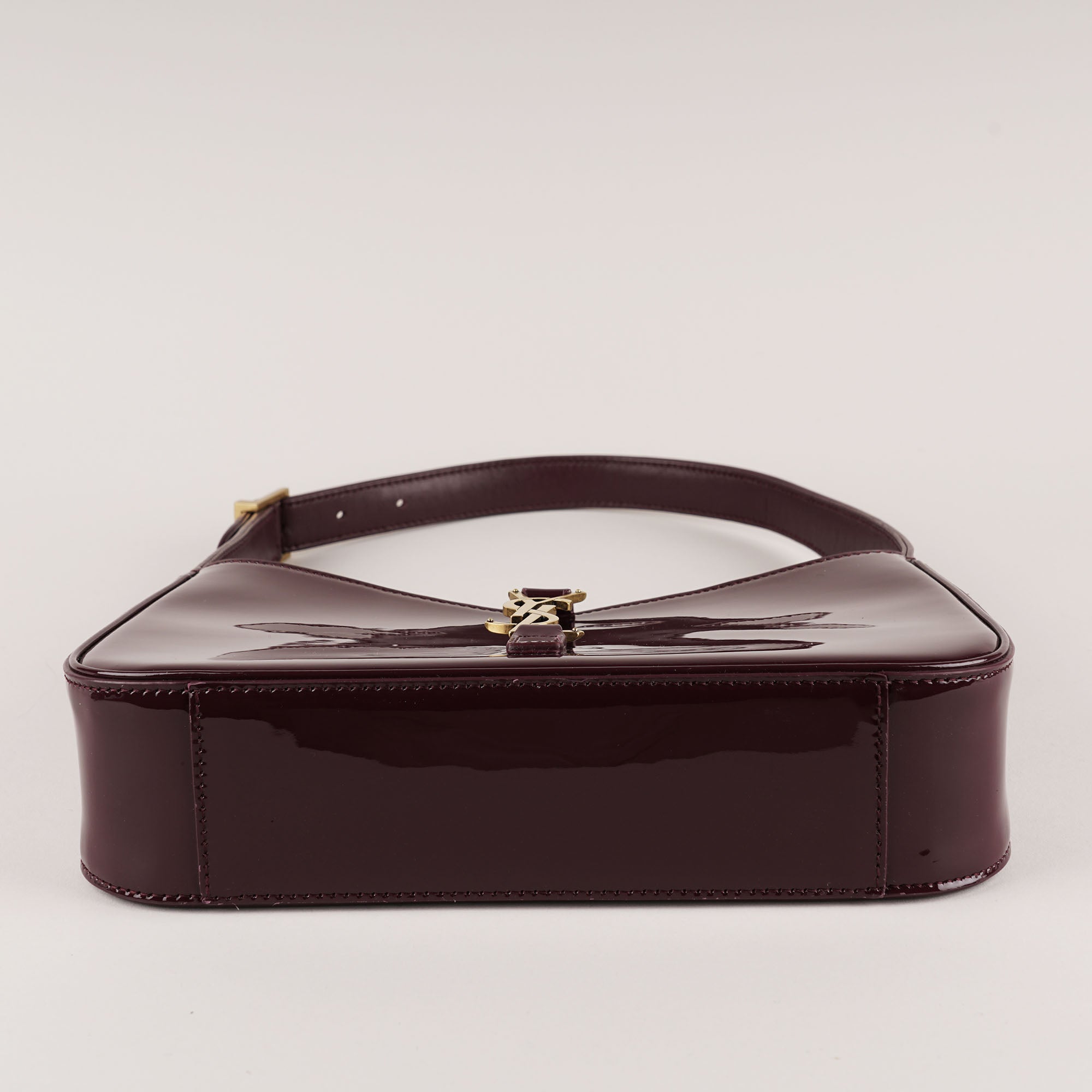 Le 5 á 7 Hobo - SAINT LAURENT - Affordable Luxury image