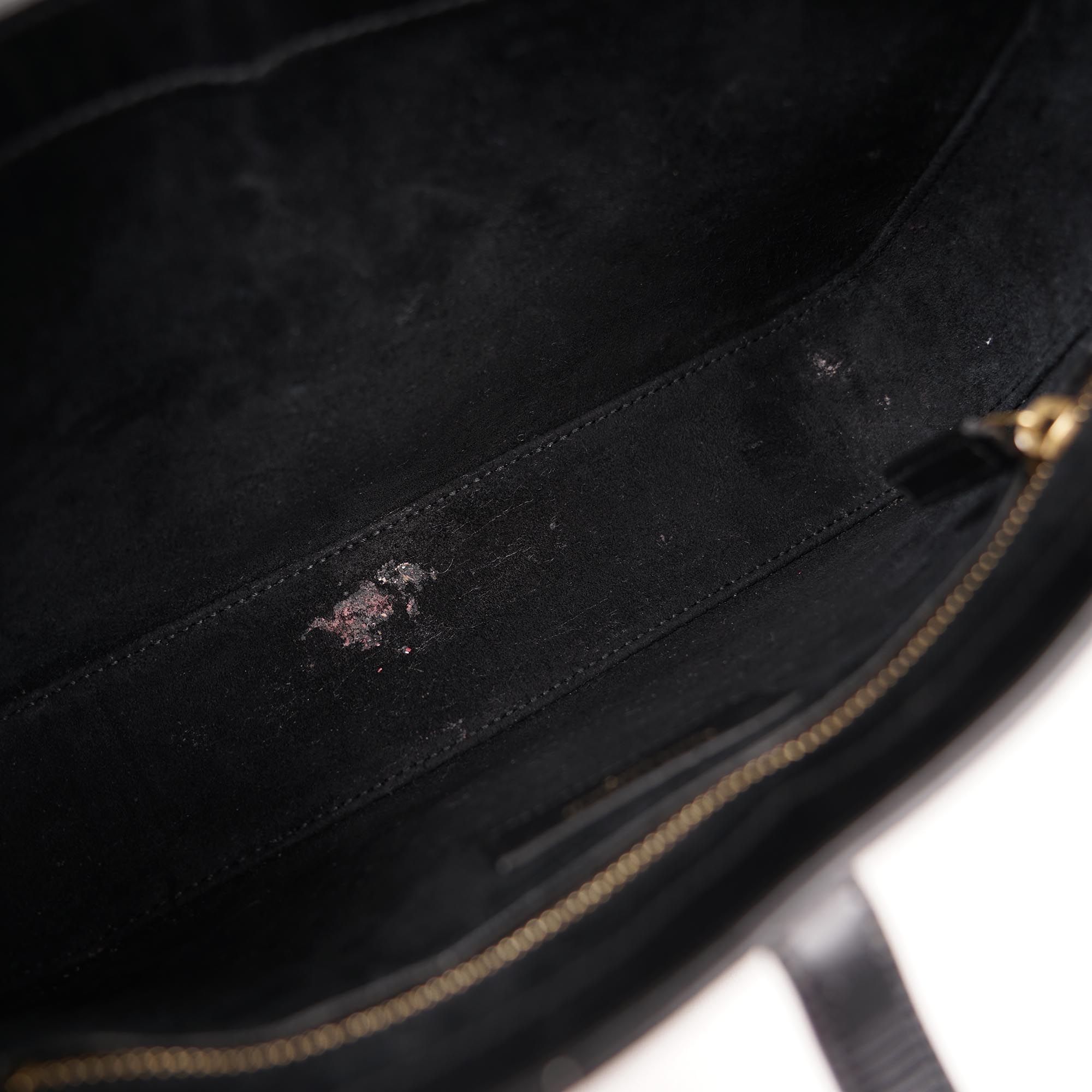 Le 5 à 7 Hobo Bag - SAINT LAURENT - Affordable Luxury image