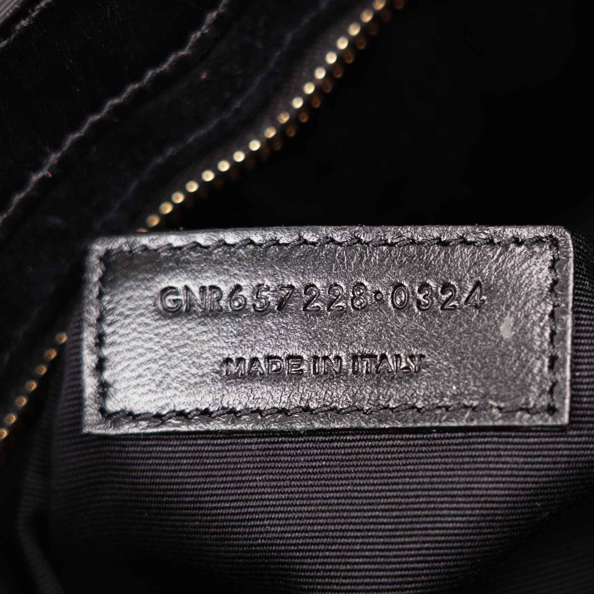 Le 5 à 7 Hobo Bag - SAINT LAURENT - Affordable Luxury image