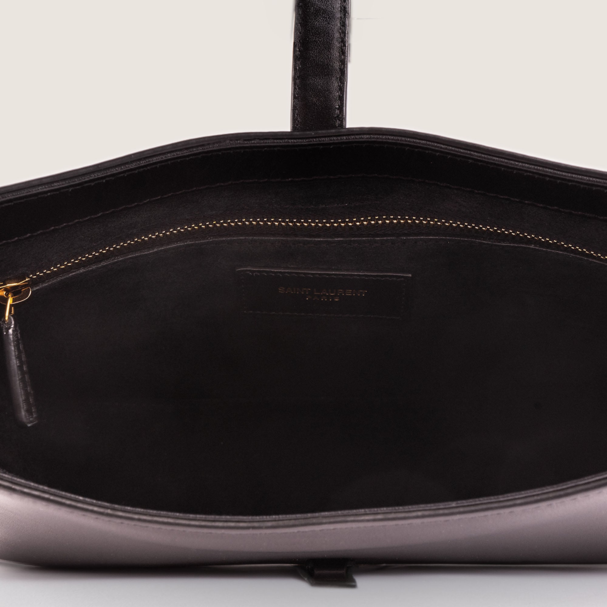 Le 5 Á 7 Shoulder Bag - SAINT LAURENT - Affordable Luxury image