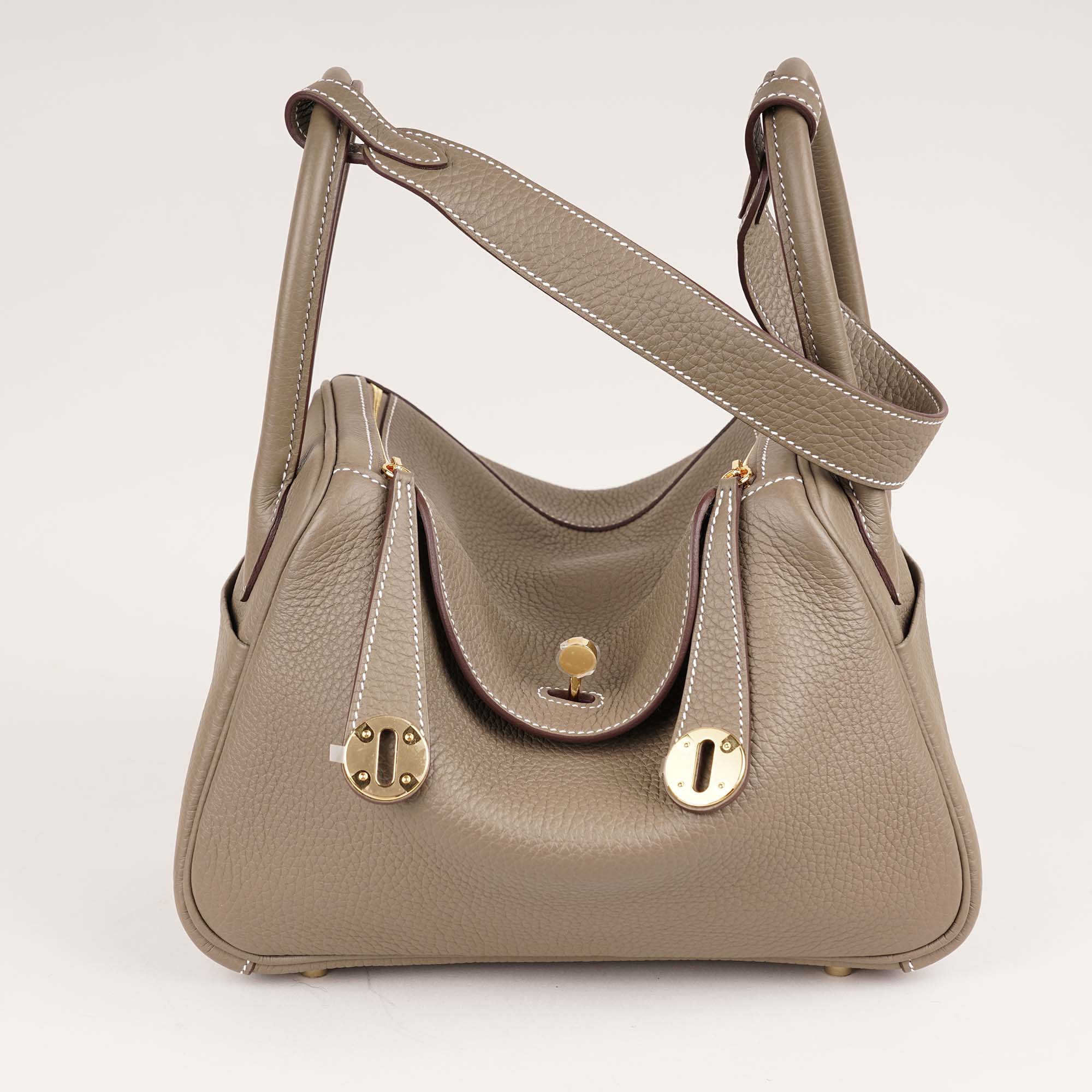 Lindy Bag 26 - HERMÈS - Affordable Luxury image