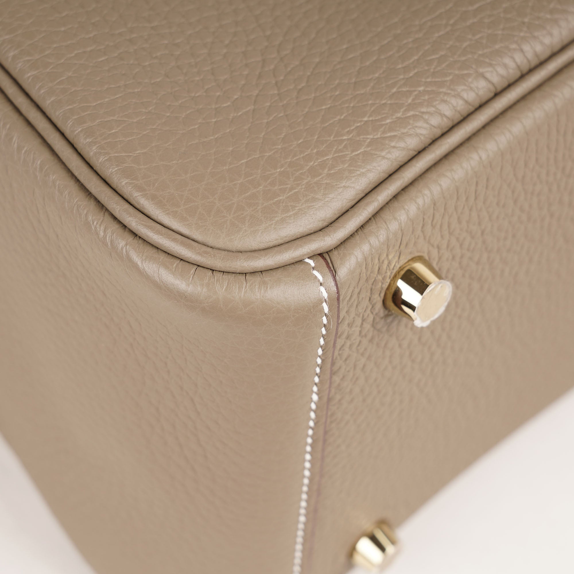 Lindy Bag 26 - HERMÈS - Affordable Luxury image