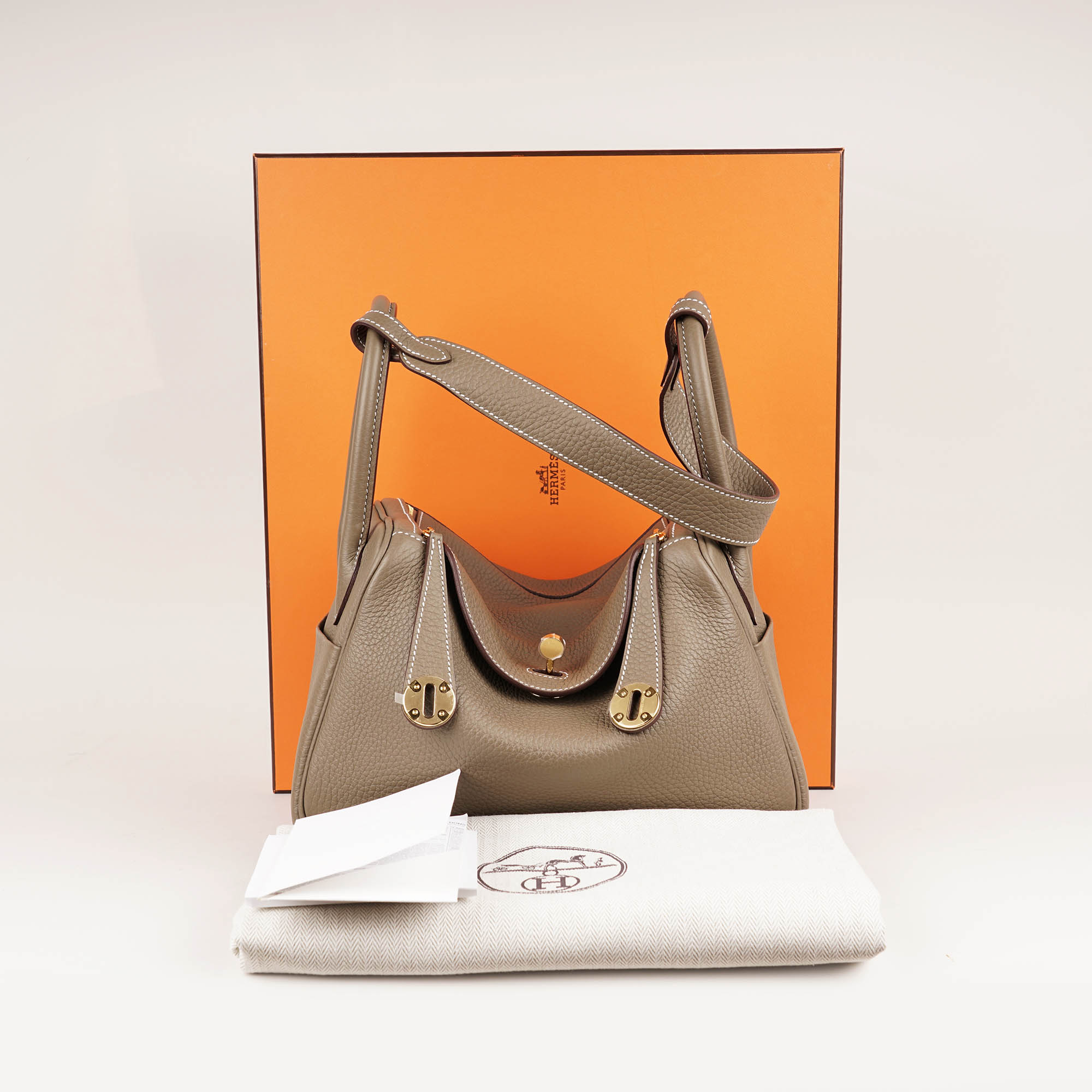 Lindy Bag 26 - HERMÈS - Affordable Luxury image