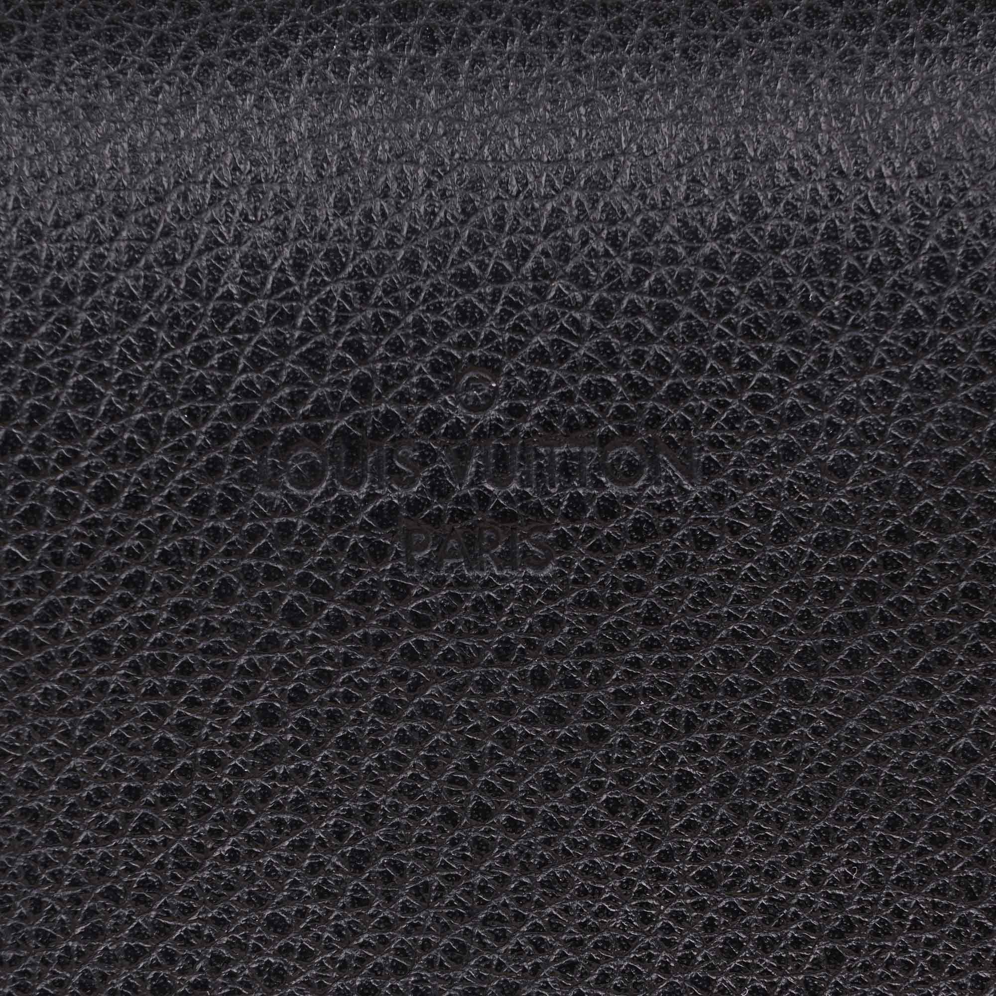 Lockme Tender Pochette - LOUIS VUITTON - Affordable Luxury image