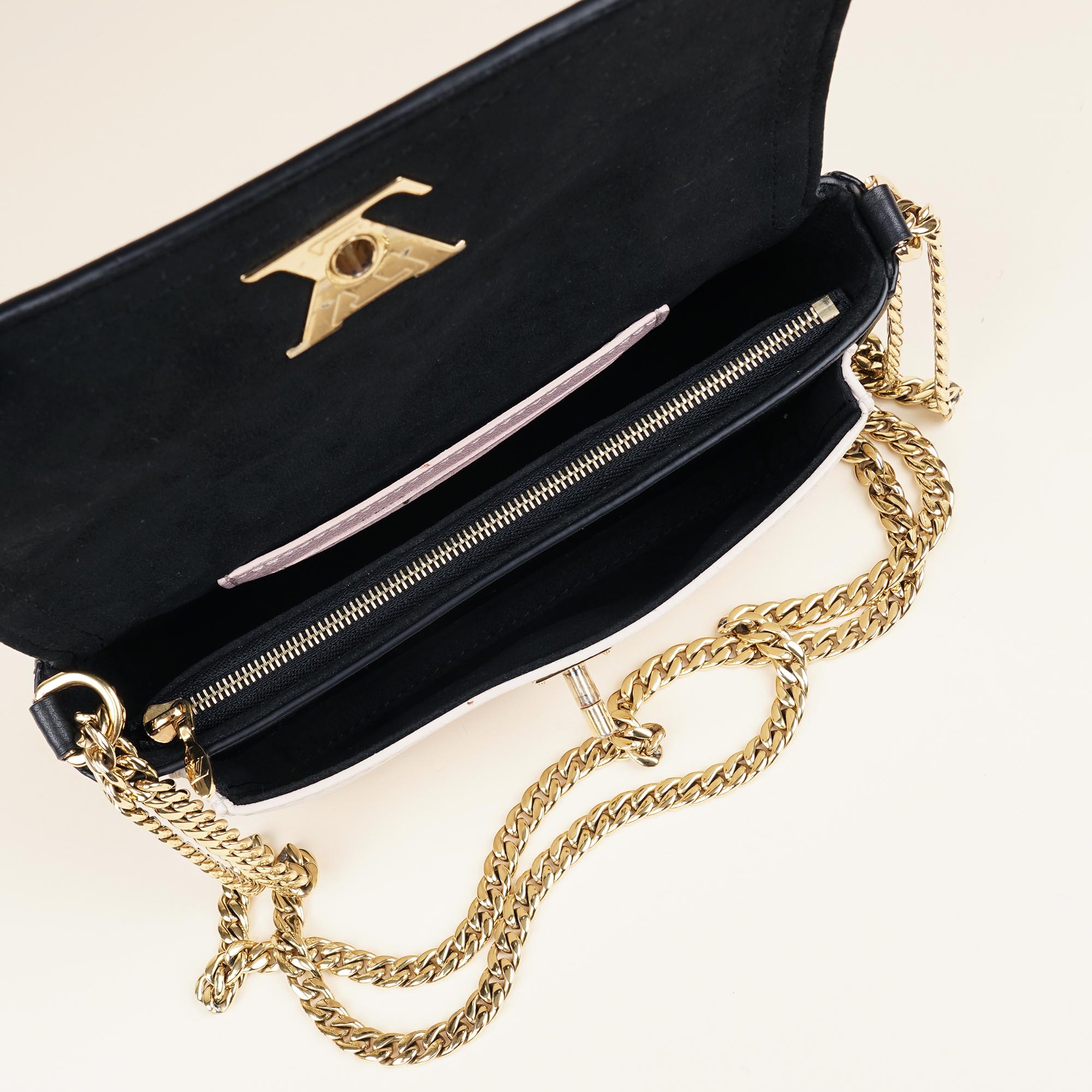 Lockme Tender Pochette - LOUIS VUITTON - Affordable Luxury image