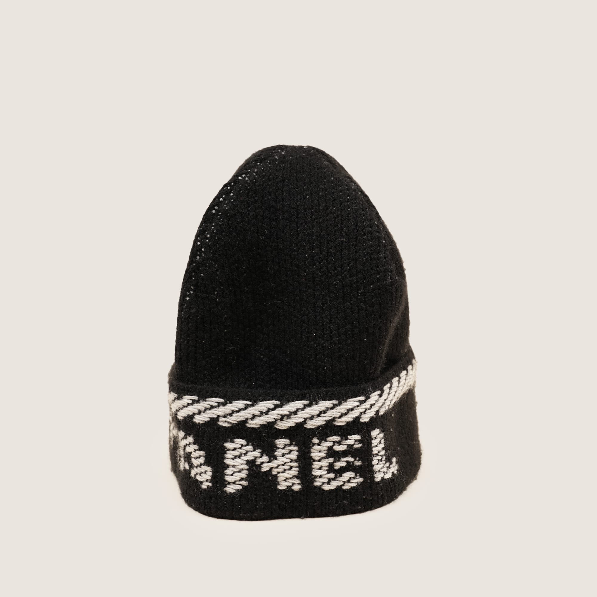 【Chanel】 Beanie Cashmere & Black White ★大人気★ Chanel 22A Cashmere Wool Silk Black White CC Logo Beanie
