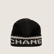 Logo Beanie Cashmere - CHANEL - Affordable Luxury thumbnail image