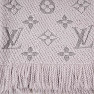 Logomania Perle Scarf - LOUIS VUITTON - Affordable Luxury thumbnail image