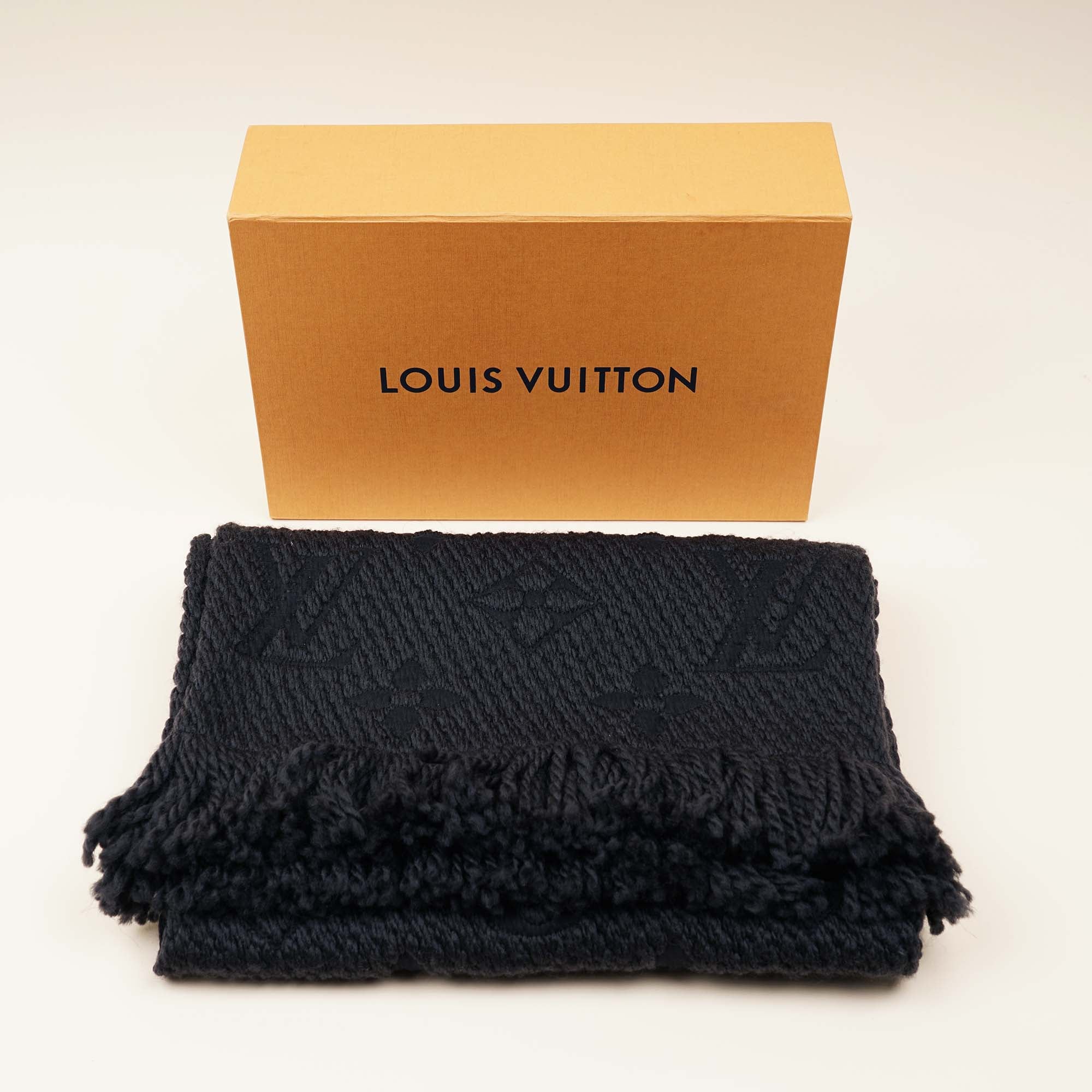 Logomania Wool Scarf - LOUIS VUITTON - Affordable Luxury image