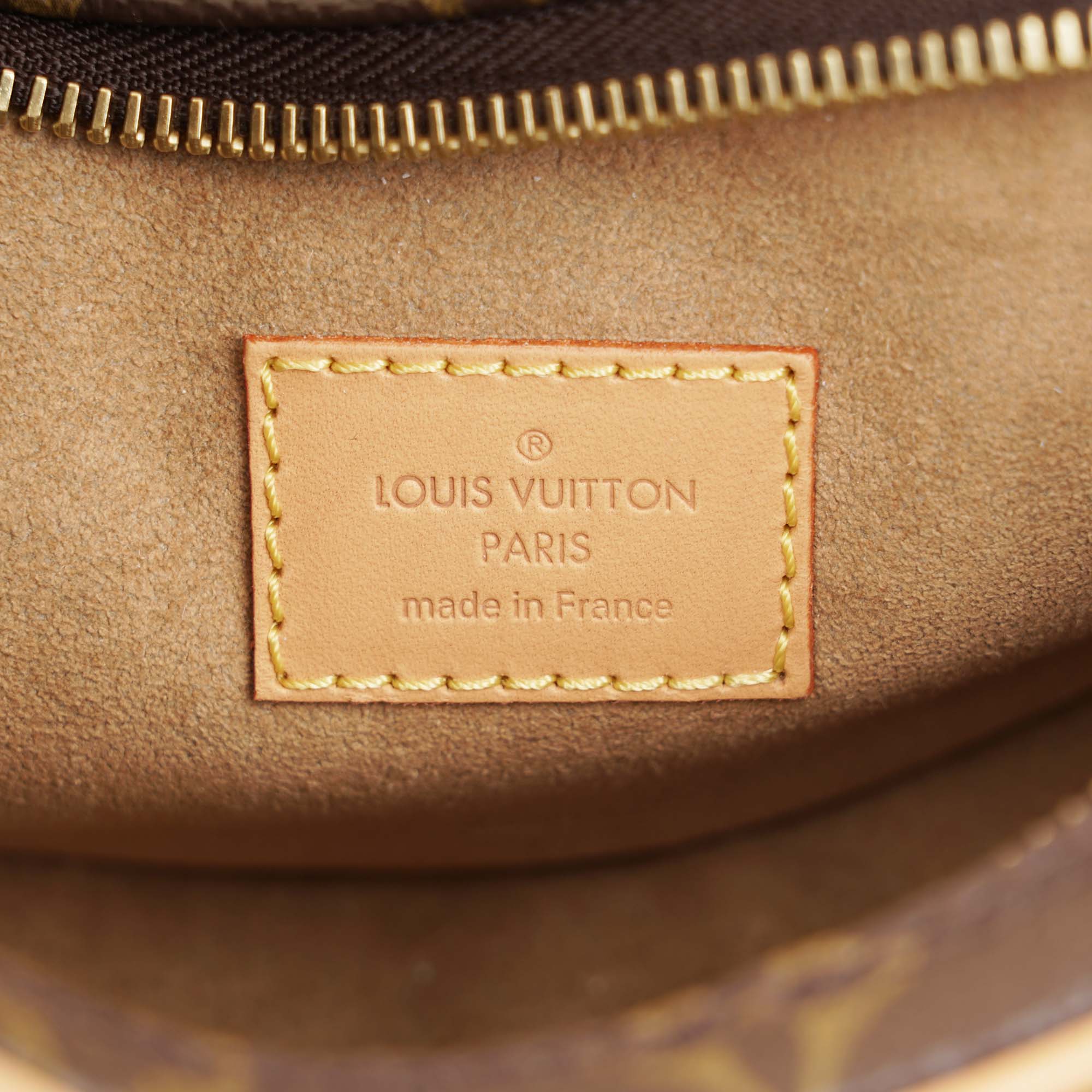 Loop Shoulder Bag - LOUIS VUITTON - Affordable Luxury image