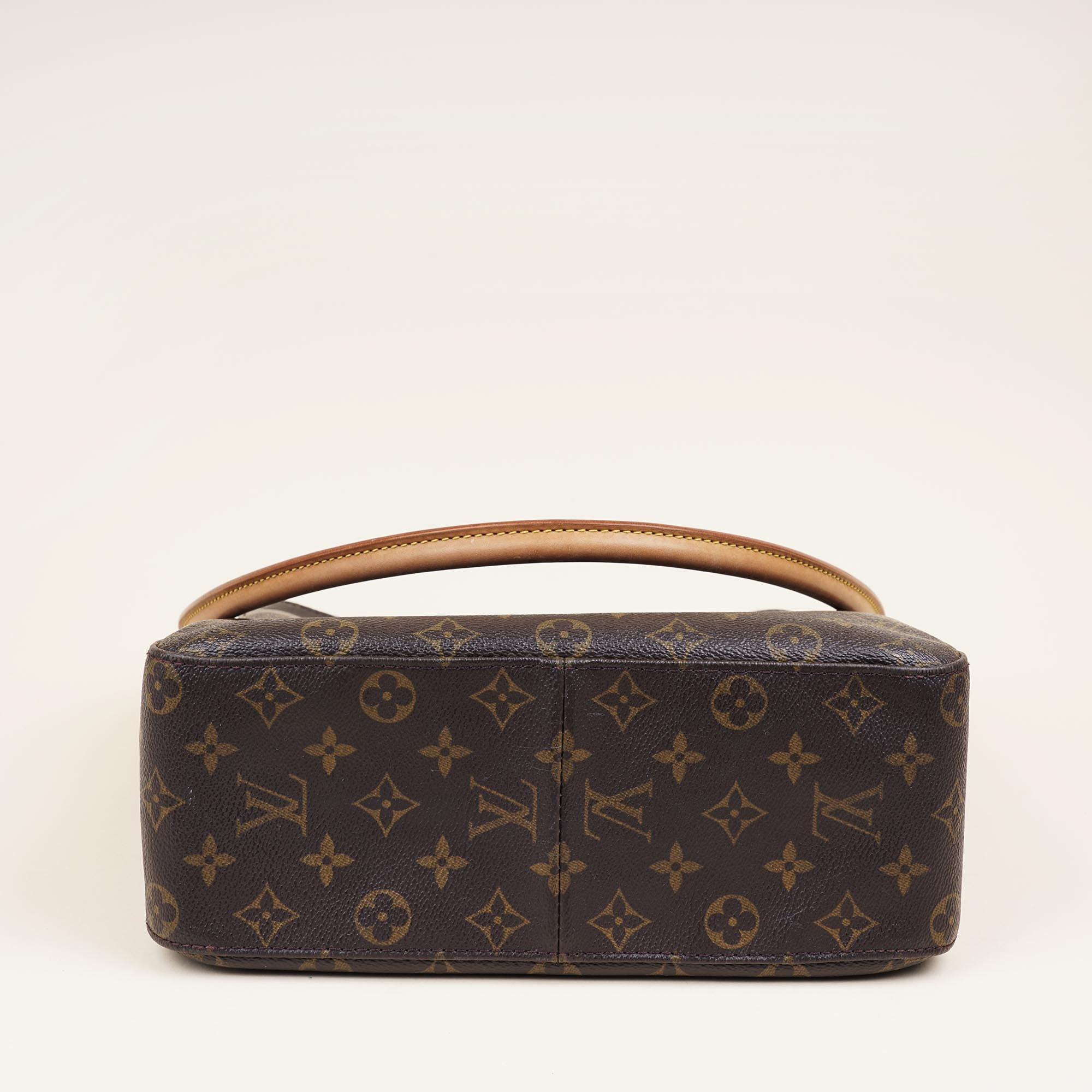 Looping GM Shoulder Bag - LOUIS VUITTON - Affordable Luxury image