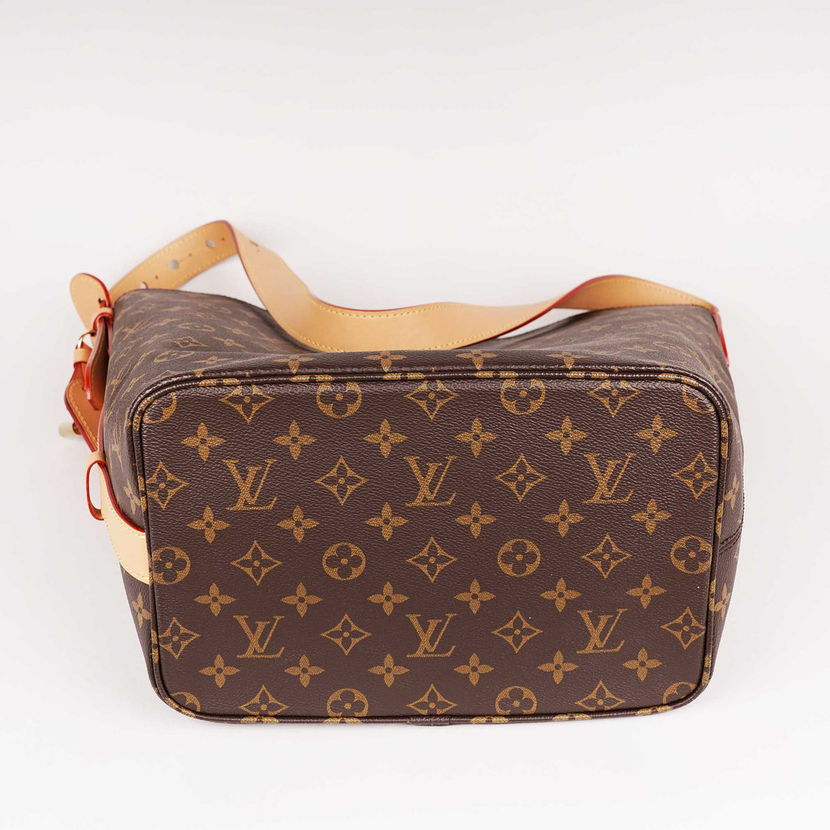 Louis Vuitton All In GM Shoulder Bag - LOUIS VUITTON - Affordable Luxury image